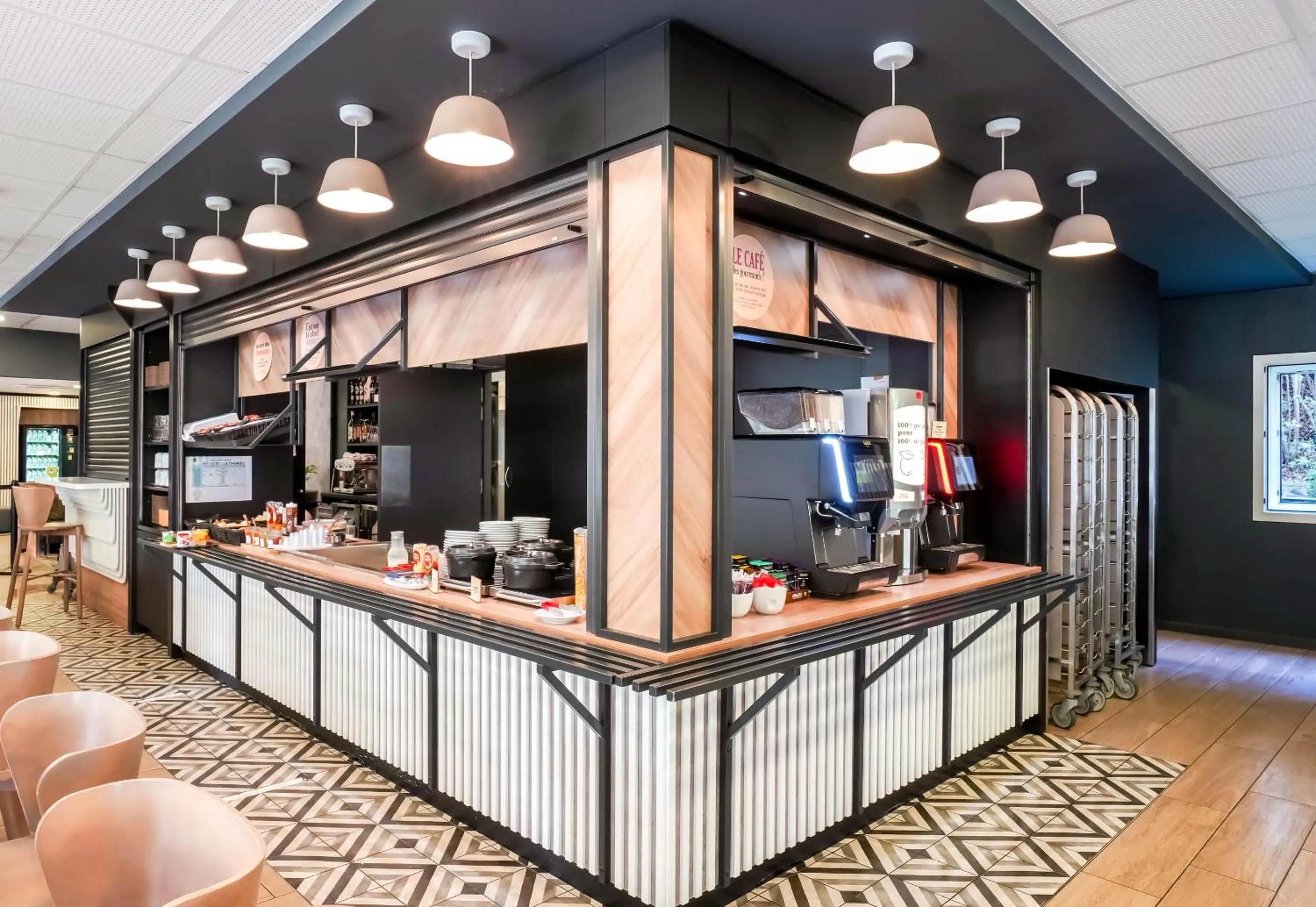 Breakfast in B&B HOTEL Paris Malakoff Parc des Expositions