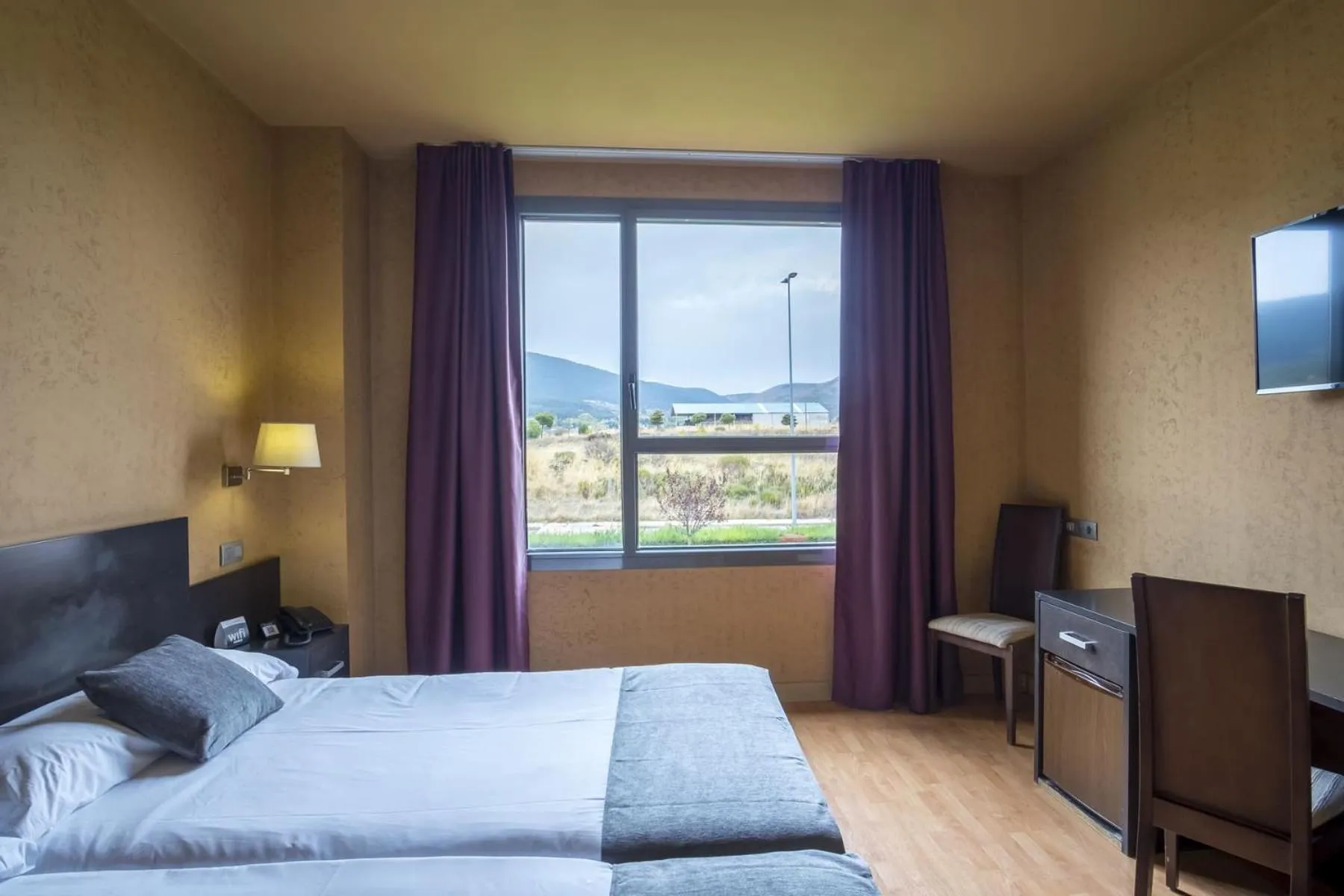 Photo of the whole room, Bed in El Espinar