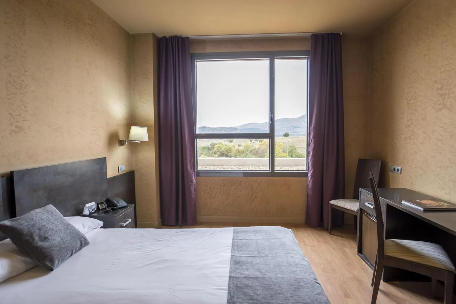 Photo of the whole room, Bed in El Espinar