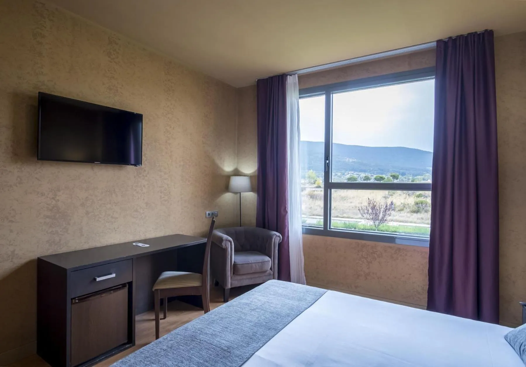 Bedroom, Bed in El Espinar