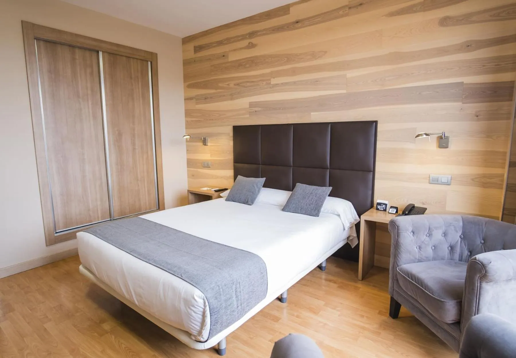 Photo of the whole room, Bed in El Espinar