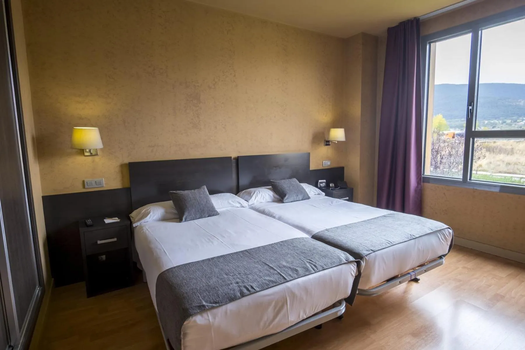 Photo of the whole room, Bed in El Espinar