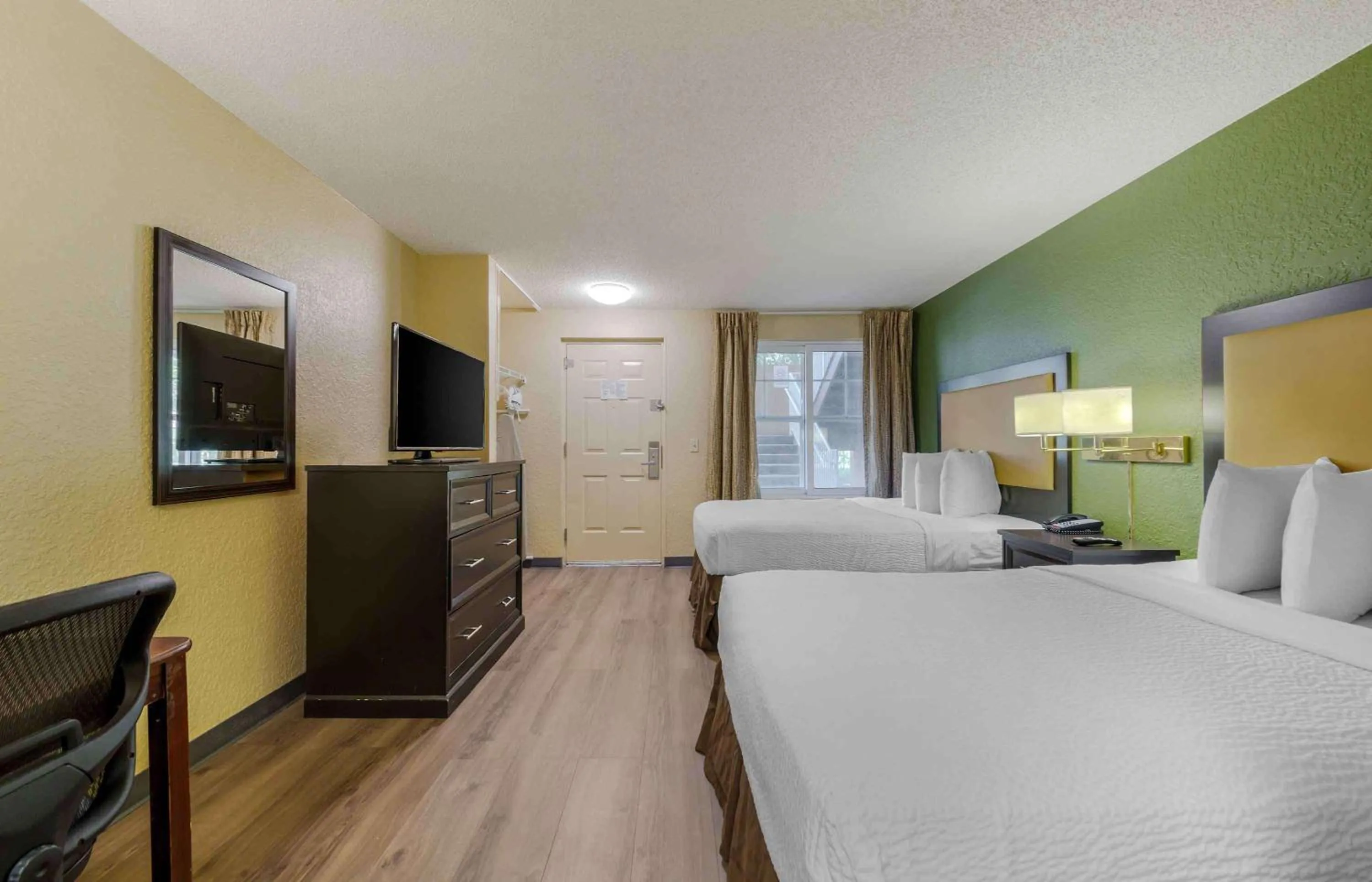 Bedroom, Bed in Extended Stay America Suites - Fort Lauderdale - Cypress Creek - Andrews Ave