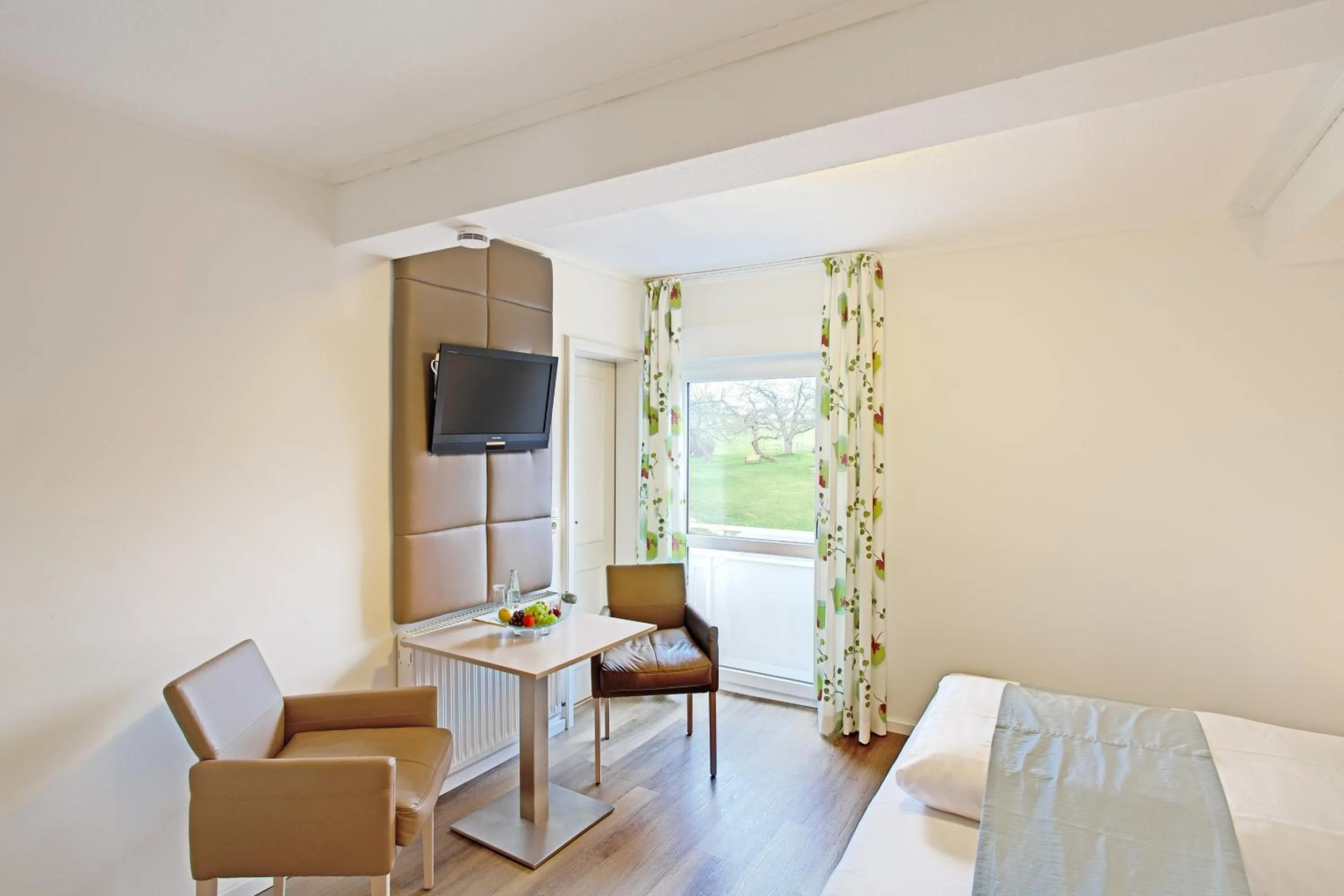 TV and multimedia, Bed in Landgasthof Druschel