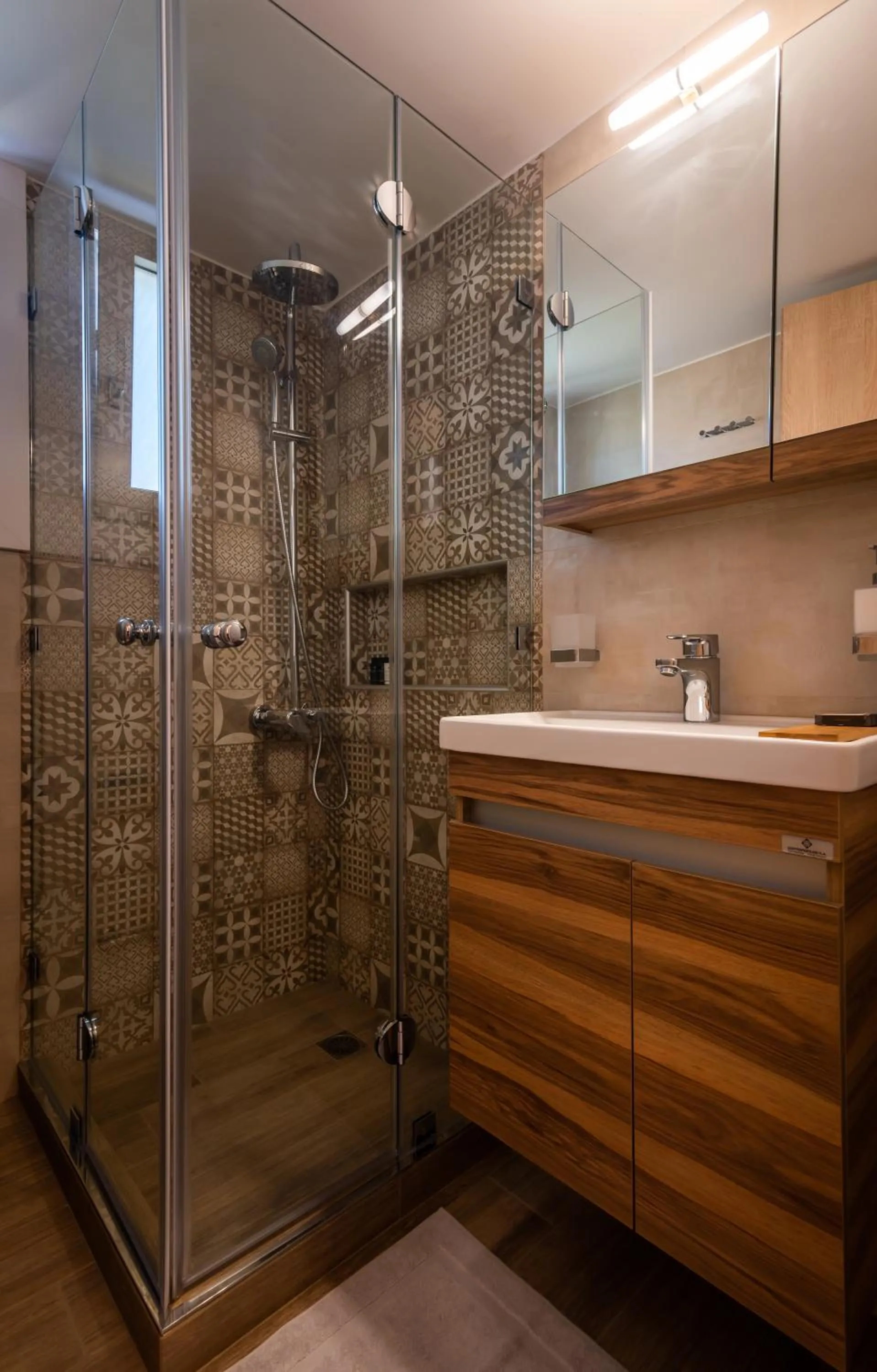 Shower in White Rock Milos Suites