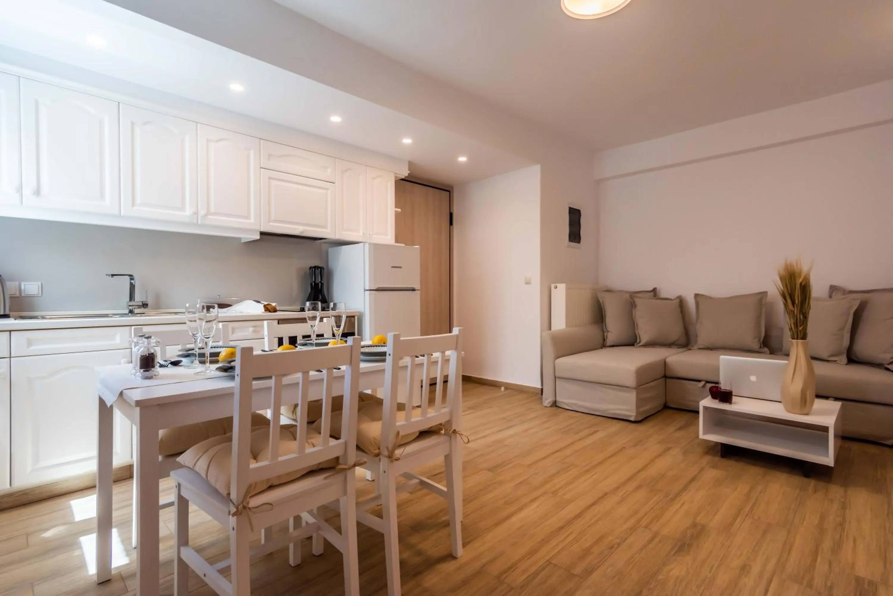 Kitchen or kitchenette in White Rock Milos Suites