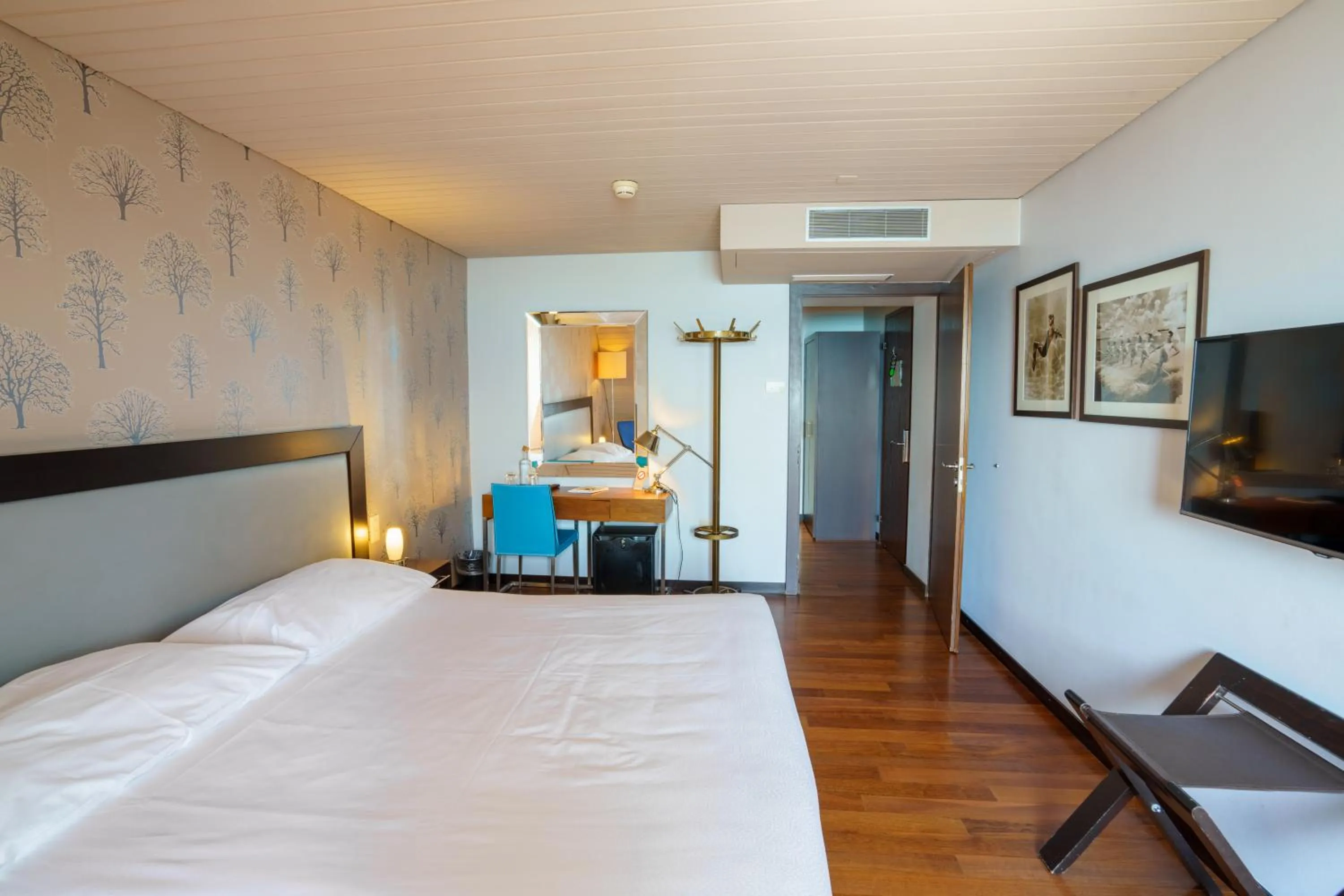 Bed in Rivage Hotel Restaurant Lutry