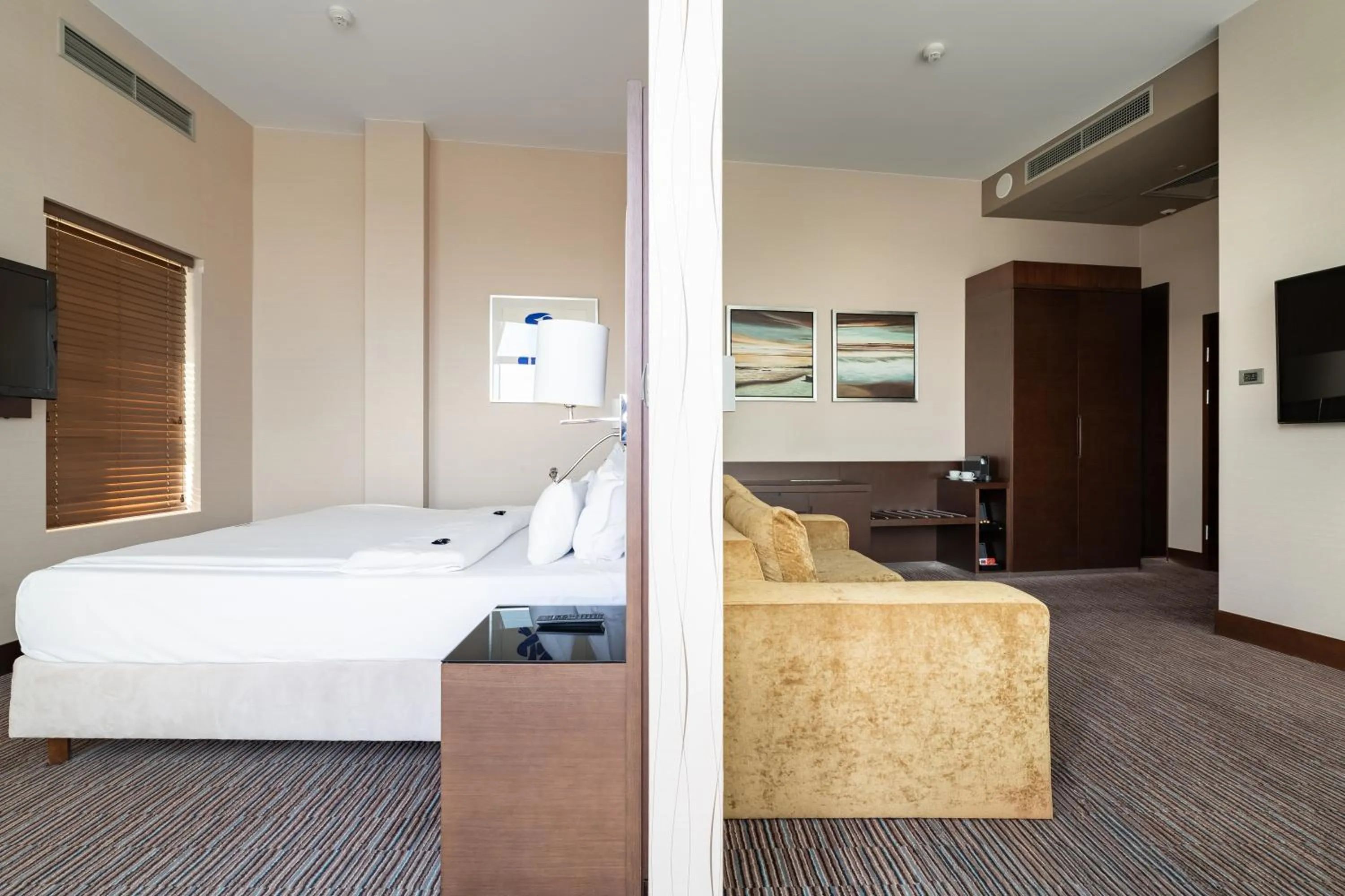 Photo of the whole room, Bed in Copernicus Toruń Hotel