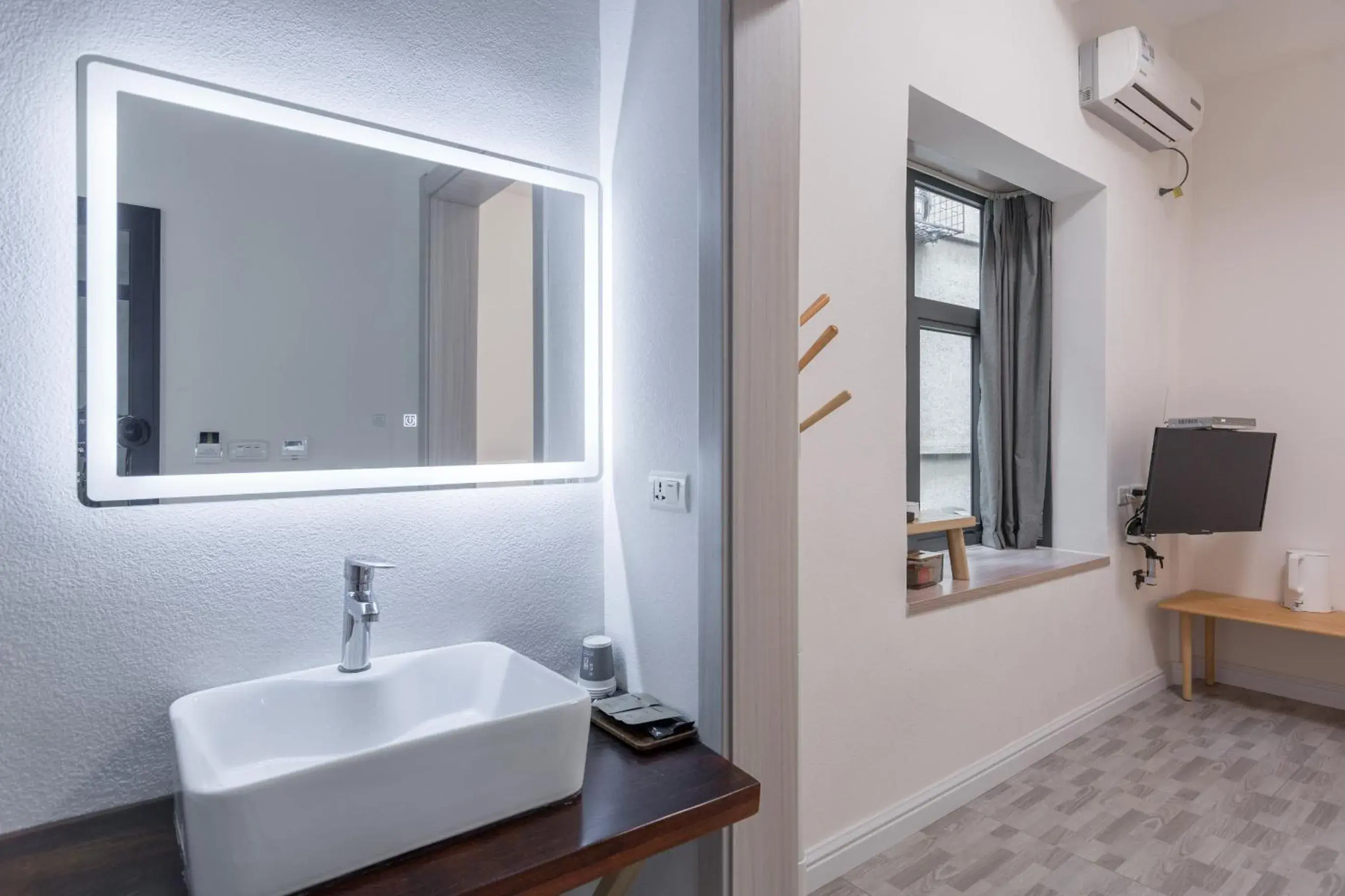 Budget Twin Room in Guilin Flowers Inn Budget Twin Room in Guilin Flowers Inn