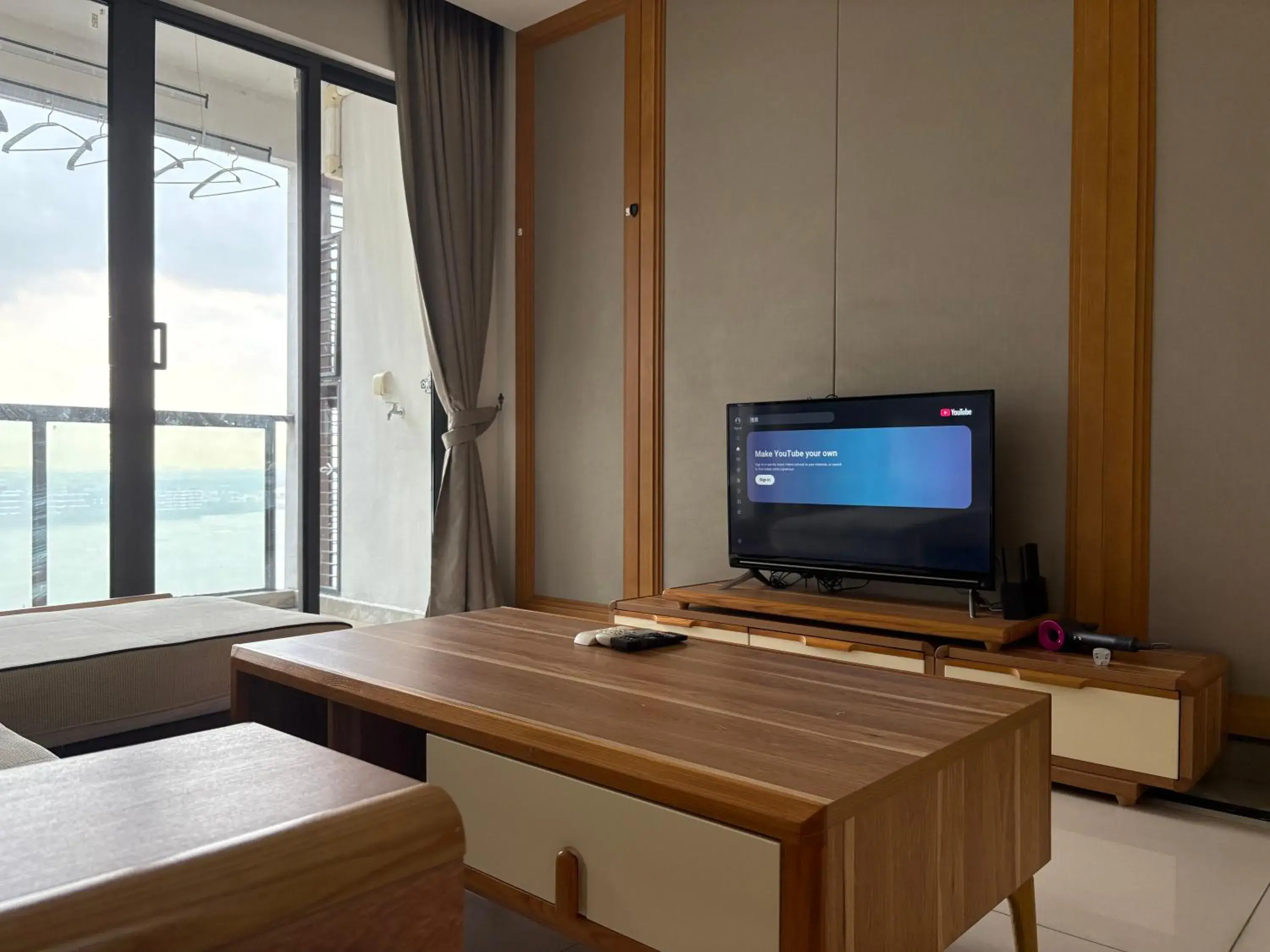 Two-Bedroom Apartment with Sea View in R&F Princess Cove @ R&F Mall Two-Bedroom Apartment with Sea View in R&F Princess Cove @ R&F Mall