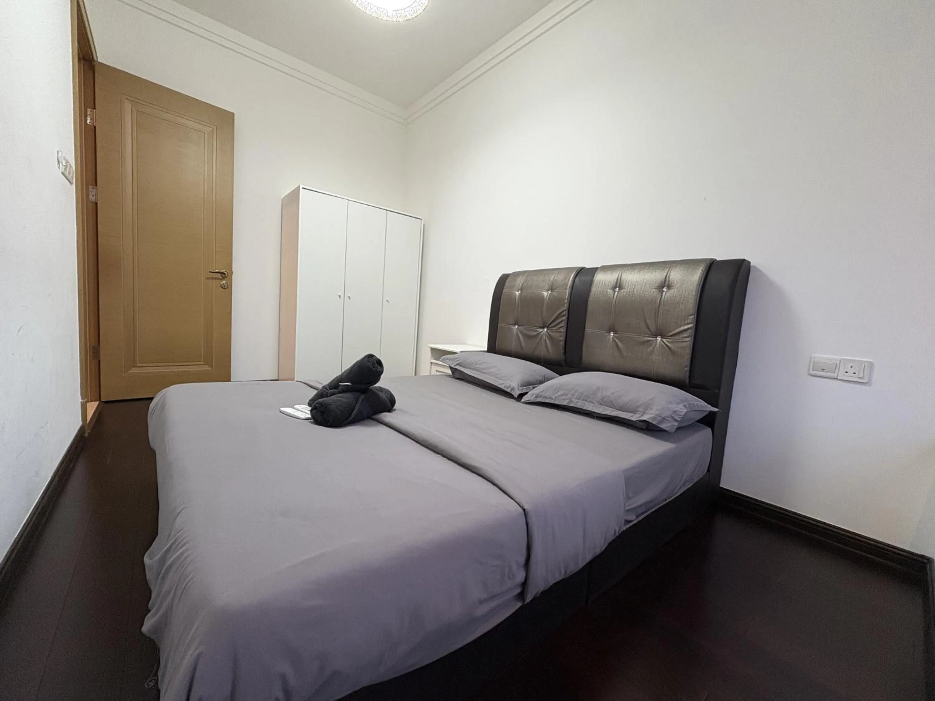 Bed in R&F Princess Cove @ R&F Mall