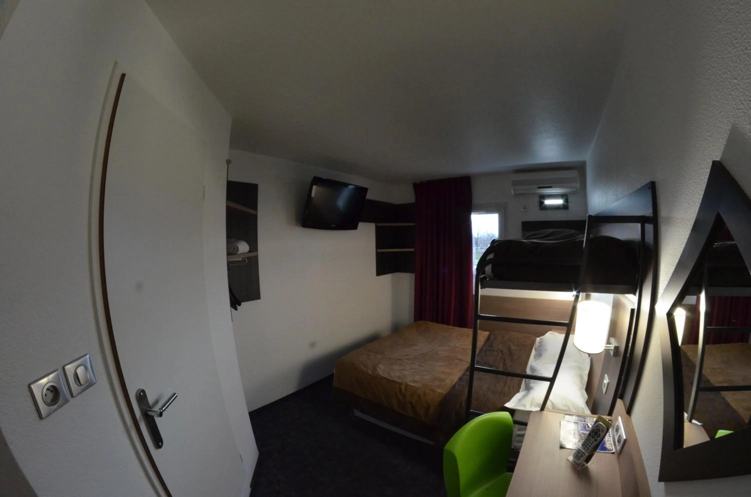 Bed in A&H PRIVILÈGE Lyon Est - Saint Priest Eurexpo