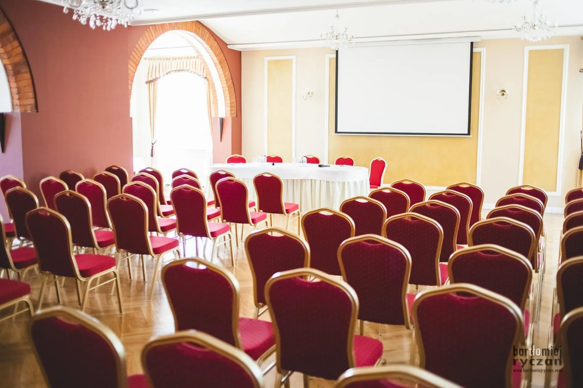 Business facilities in Pałac Pawłowice