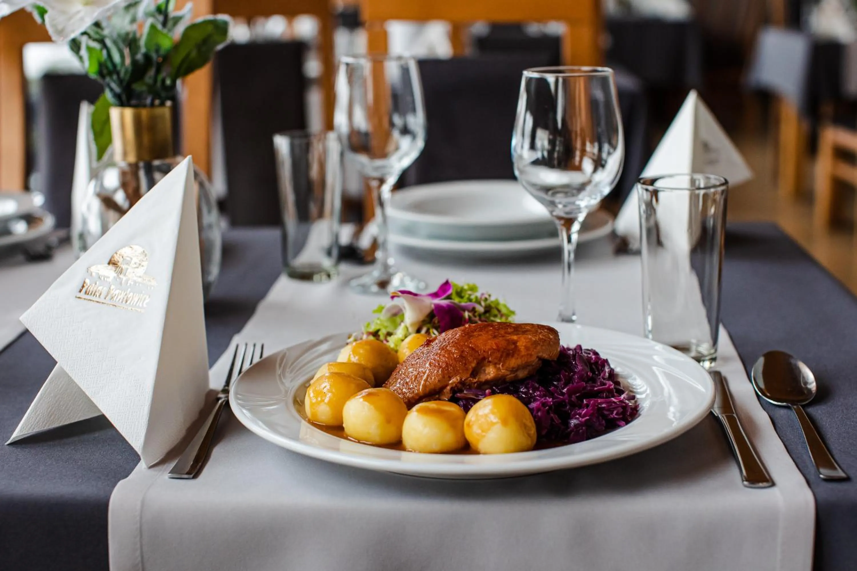 Restaurant/places to eat in Pałac Pawłowice