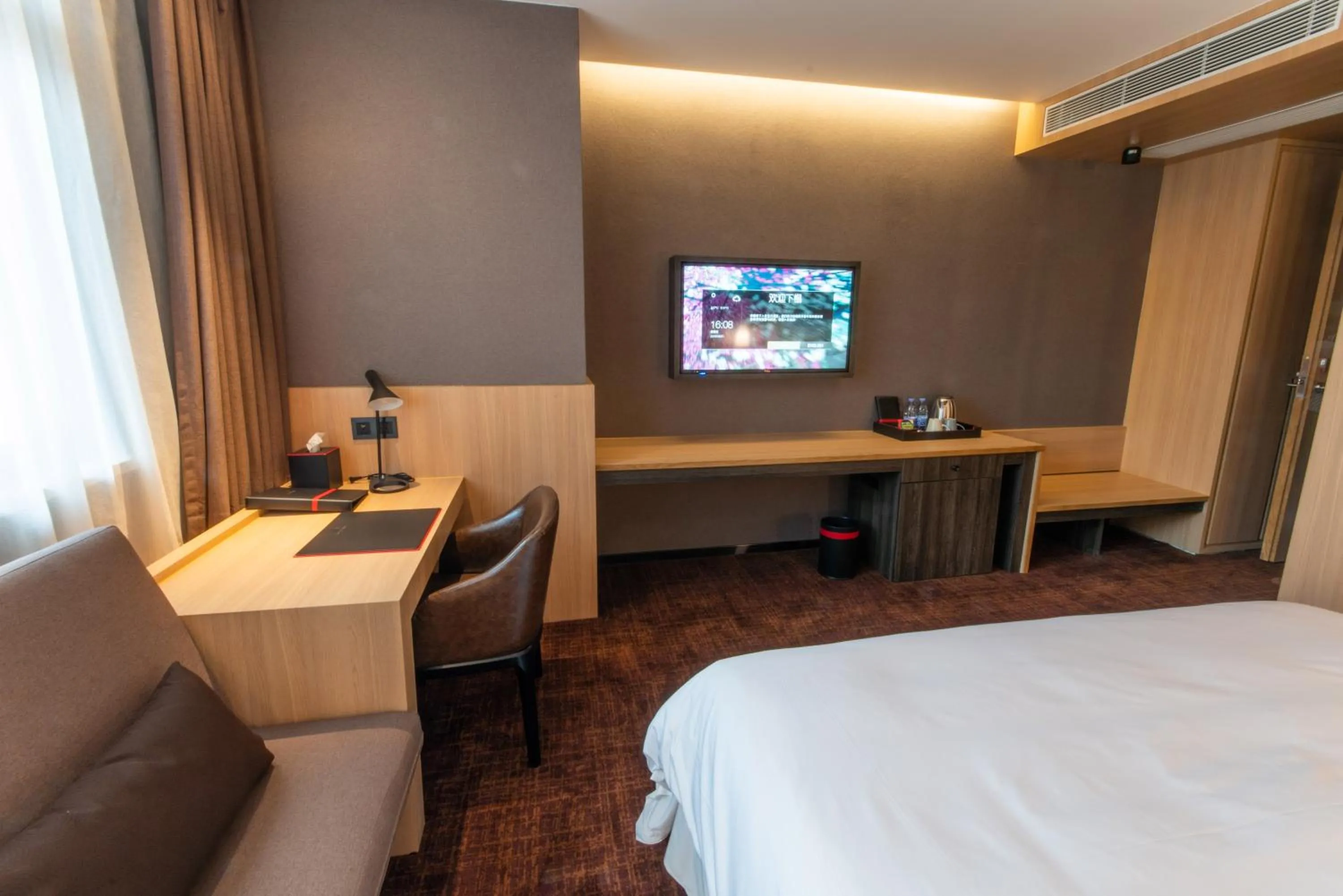 Bed in Hotel Coka Chuansha Metro - Shanghai PVG Airport