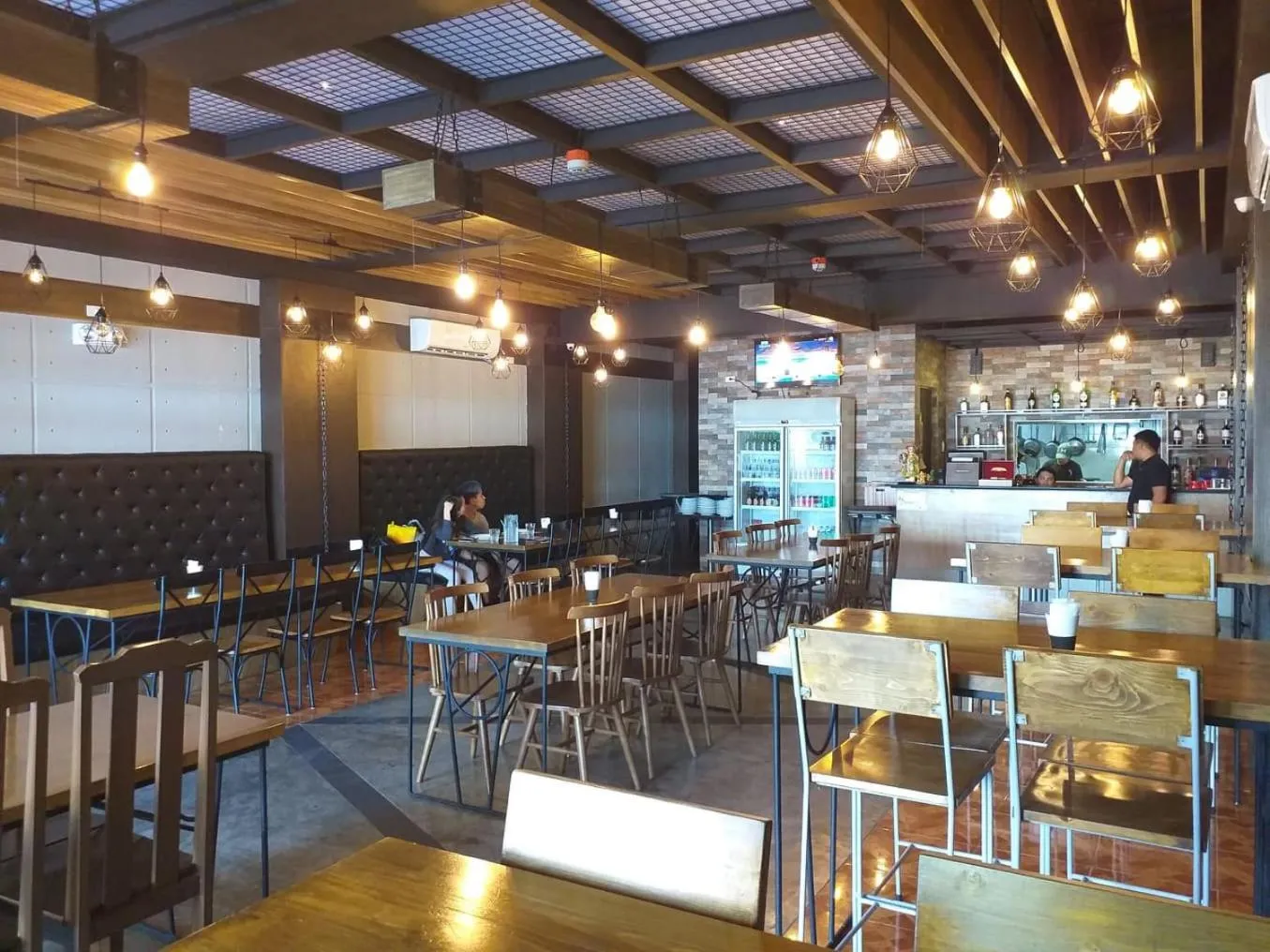 Restaurant/places to eat in ETT HomeTel