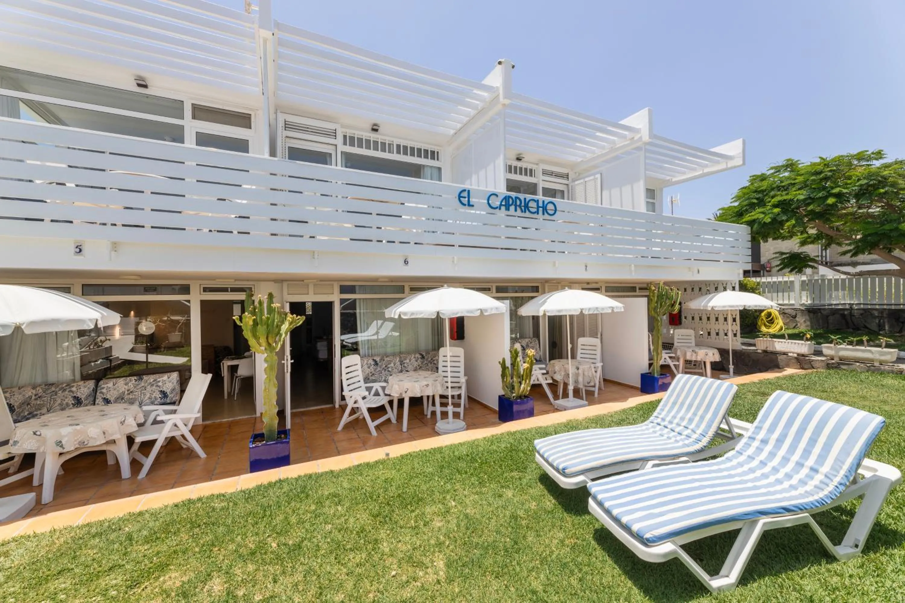 Garden view in Apartamentos El Capricho