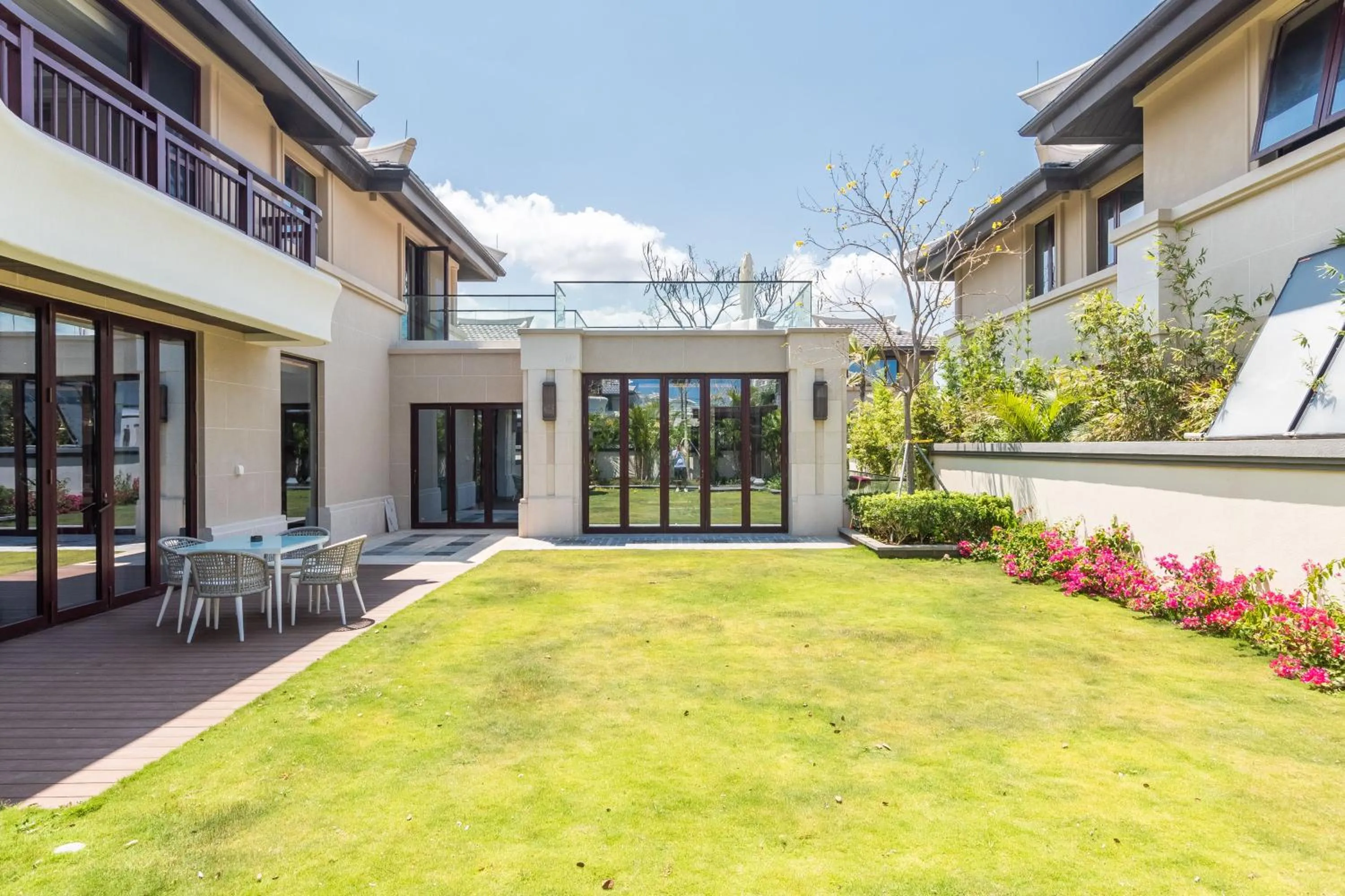 HaitangBay Loosen Coast Resort Villas