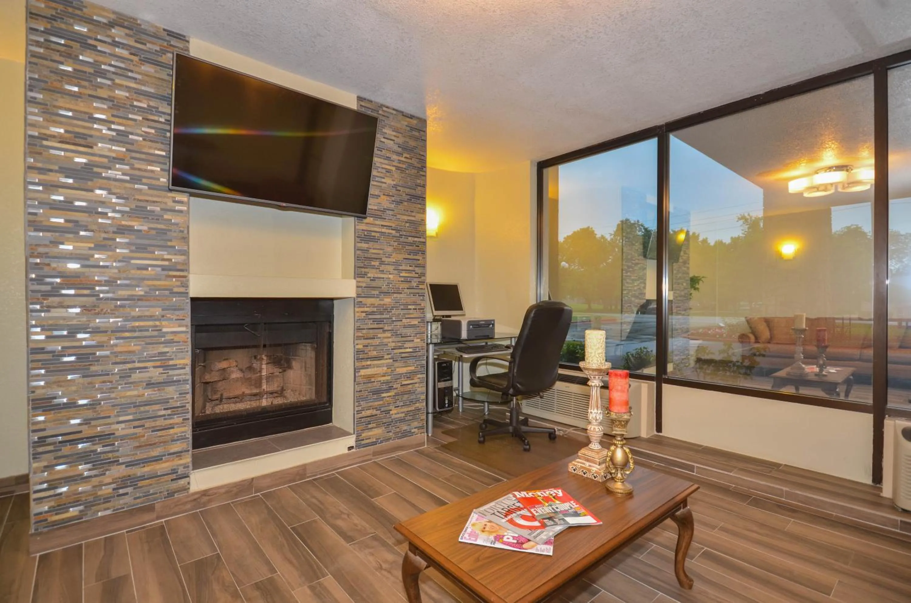 Business facilities in Days Inn by Wyndham Southern Hills/ORU