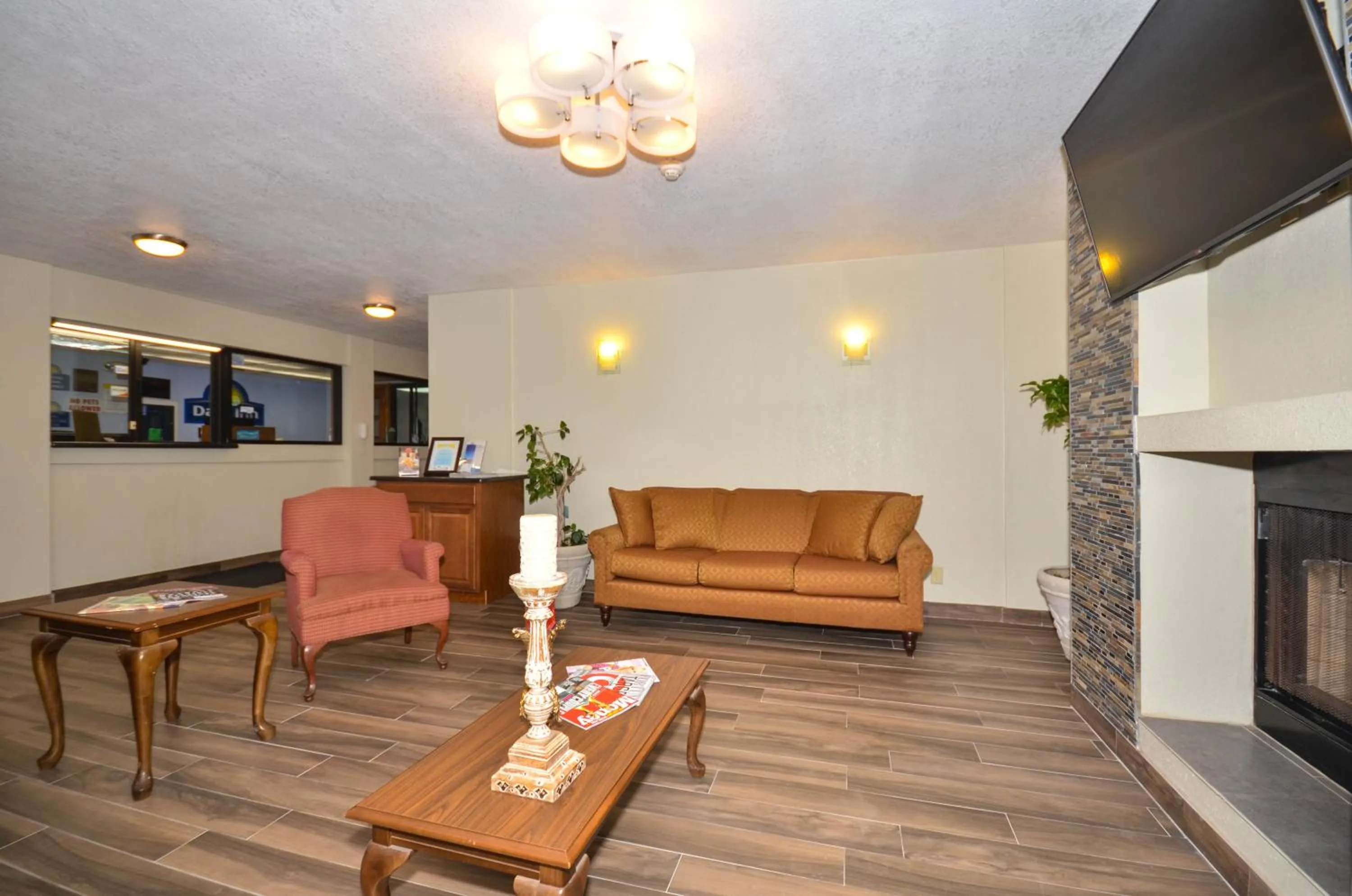 Lobby or reception in Days Inn by Wyndham Southern Hills/ORU