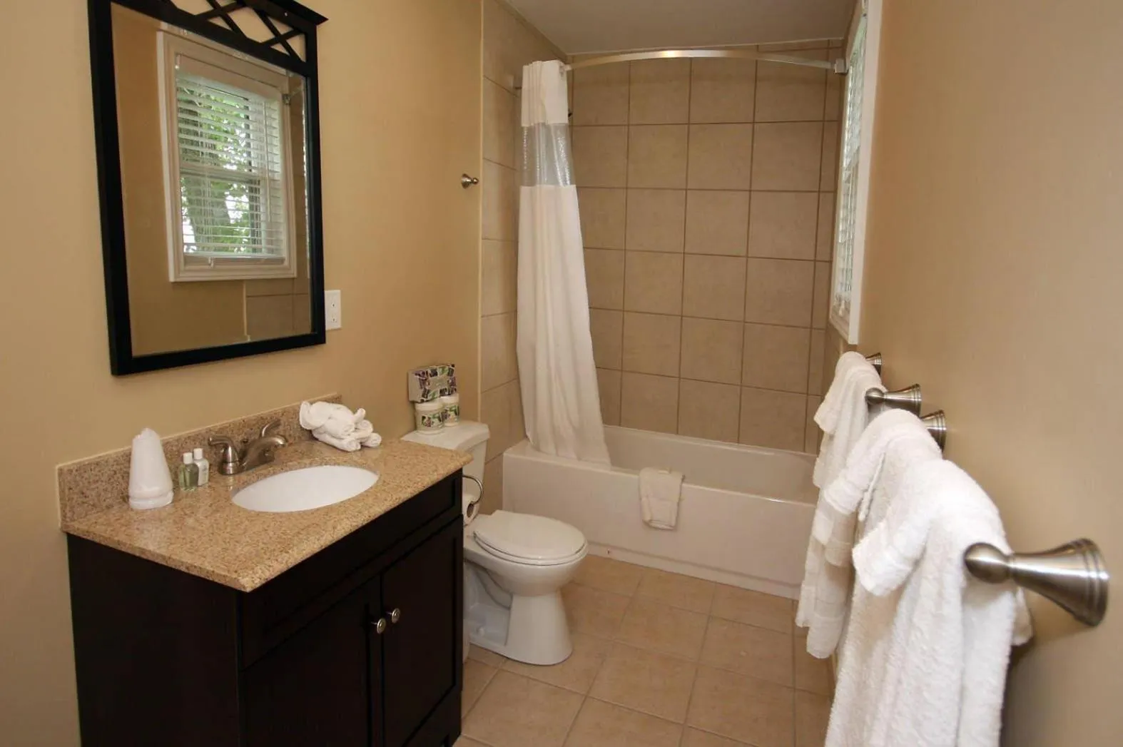 Bedroom in Bayview Wildwood Resort, an Ascend Collection Resort