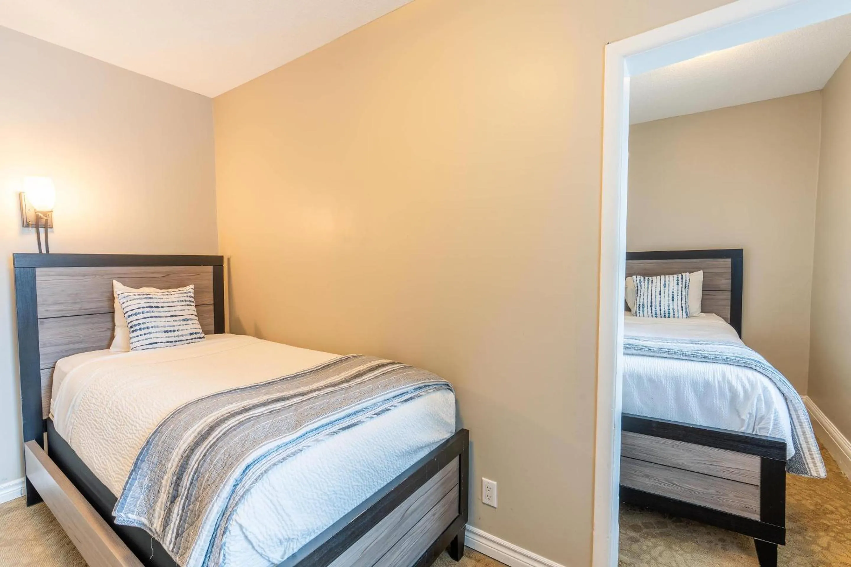 Bedroom, Bed in Bayview Wildwood Resort, an Ascend Collection Resort