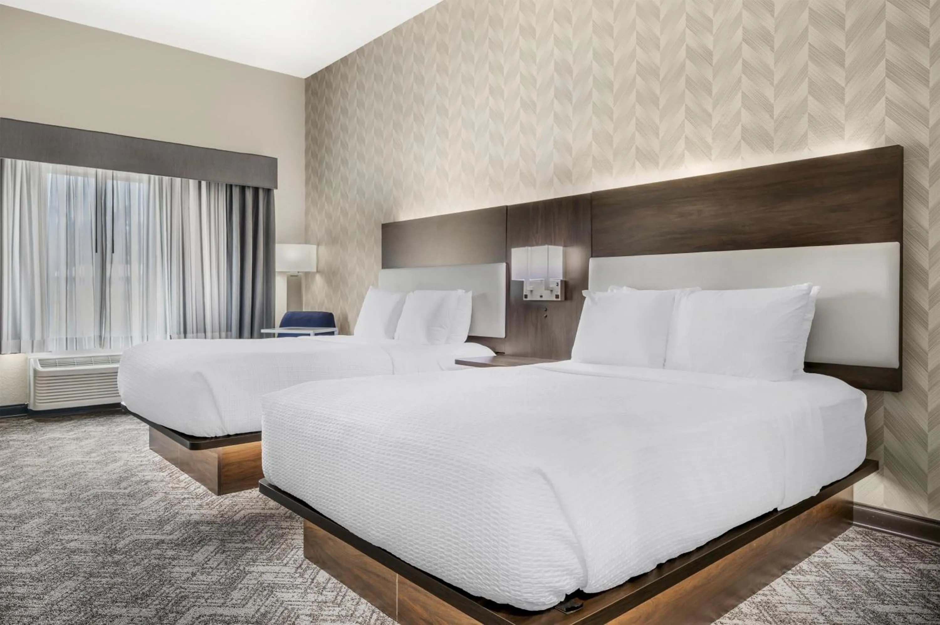 Bedroom, Bed in Best Western Plus Parkside Inn & Suites