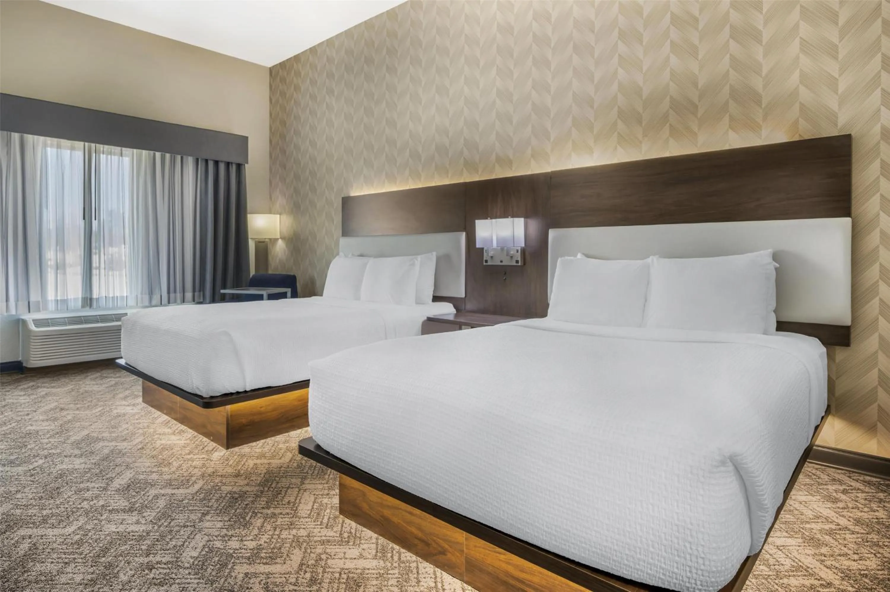 Bedroom, Bed in Best Western Plus Parkside Inn & Suites