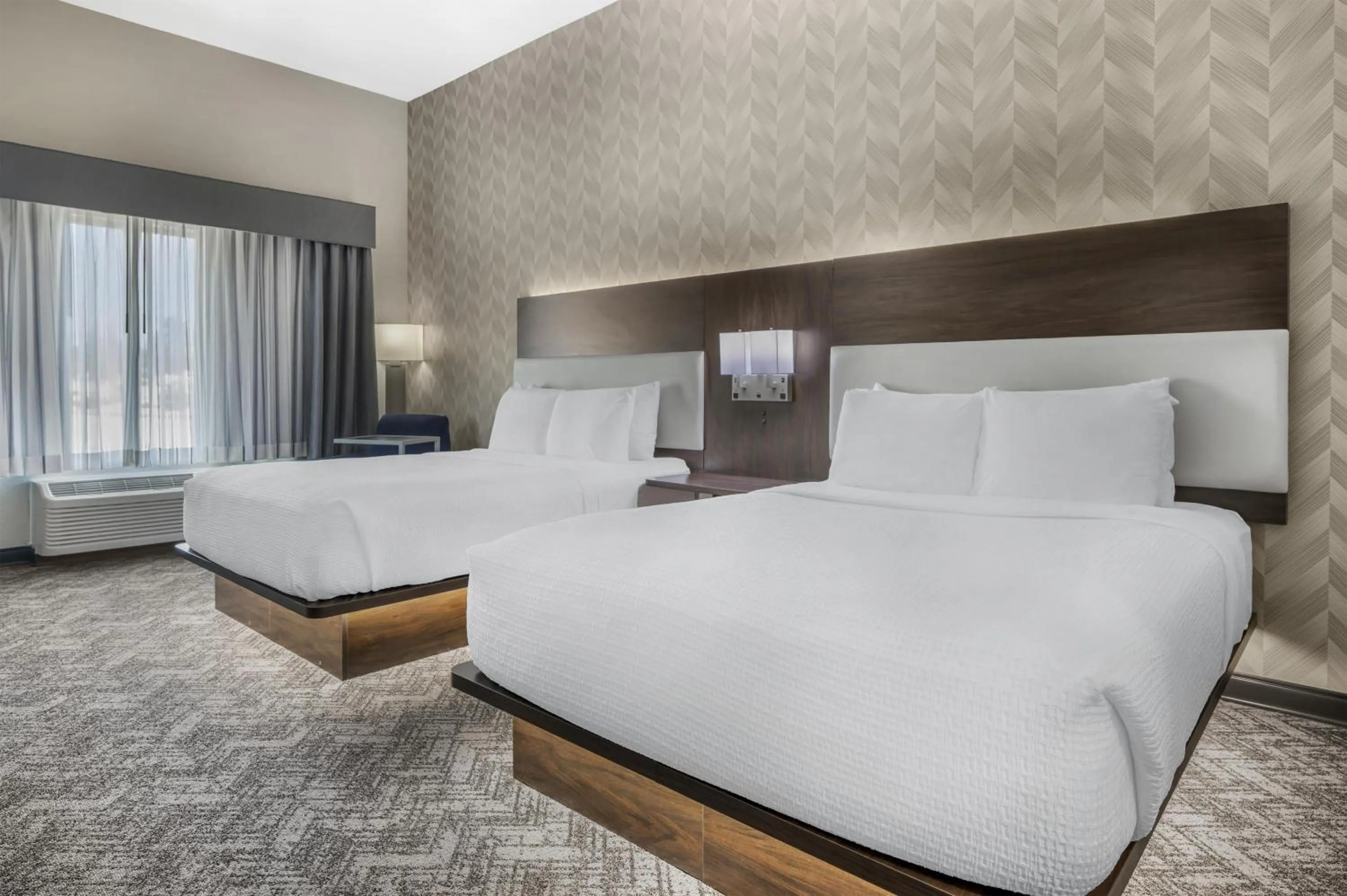 Bedroom, Bed in Best Western Plus Parkside Inn & Suites