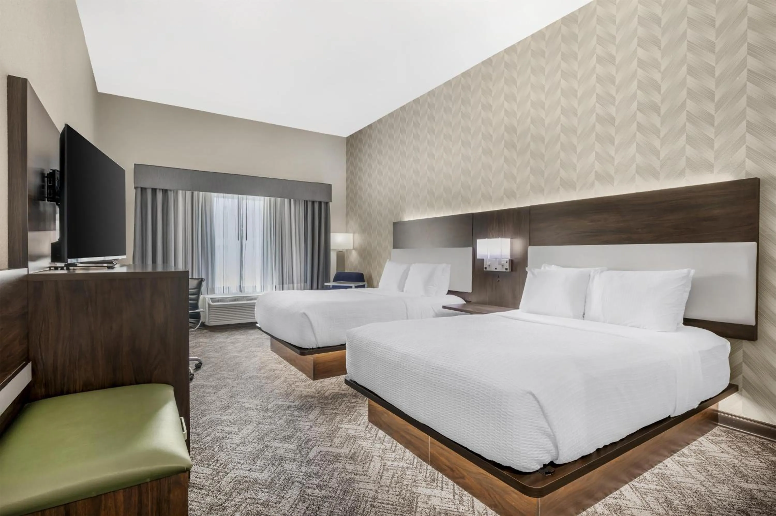 Bedroom, Bed in Best Western Plus Parkside Inn & Suites