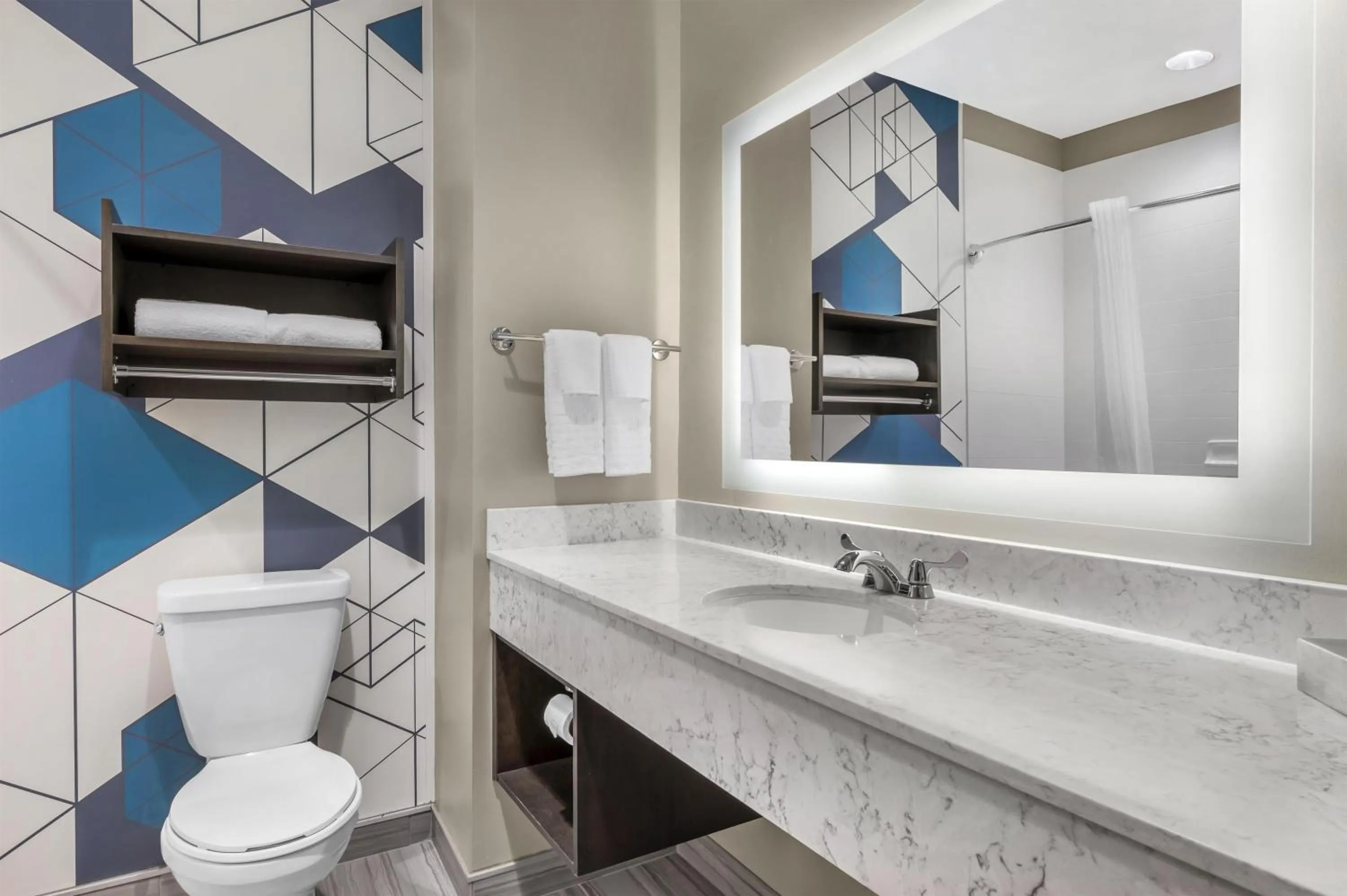 Bathroom in Best Western Plus Parkside Inn & Suites