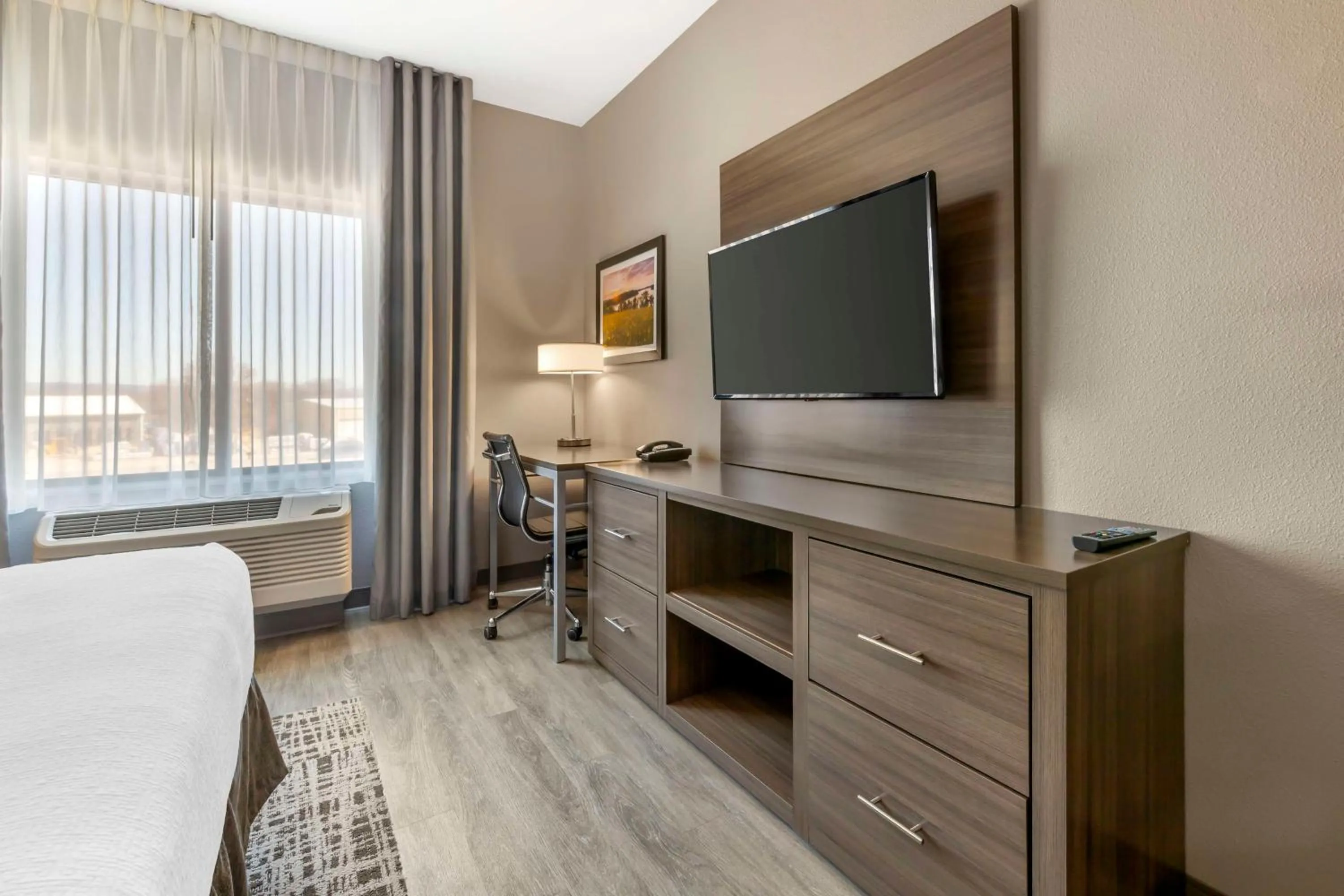 Bedroom, Bed in Best Western Plus LaCrescent - LaCrosse