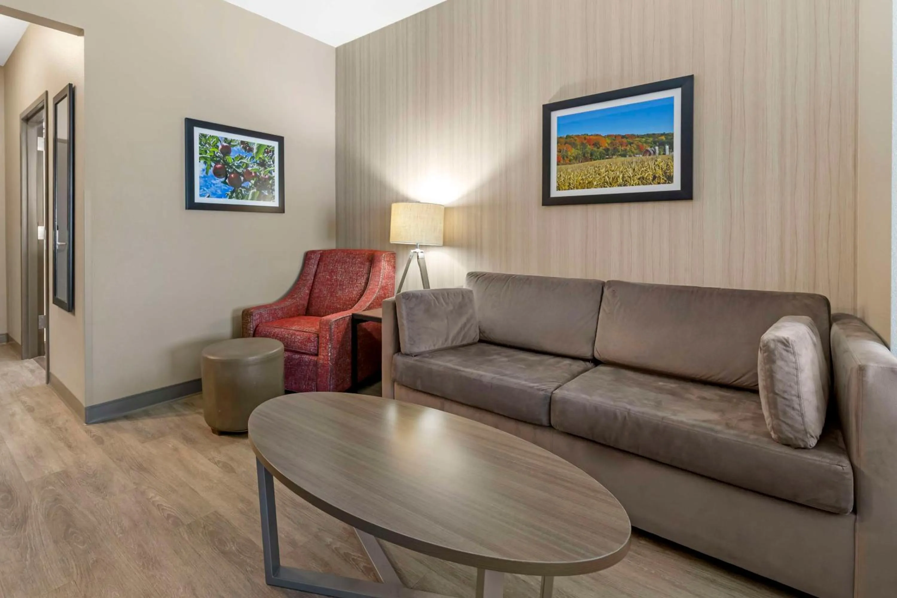 Bedroom in Best Western Plus LaCrescent - LaCrosse