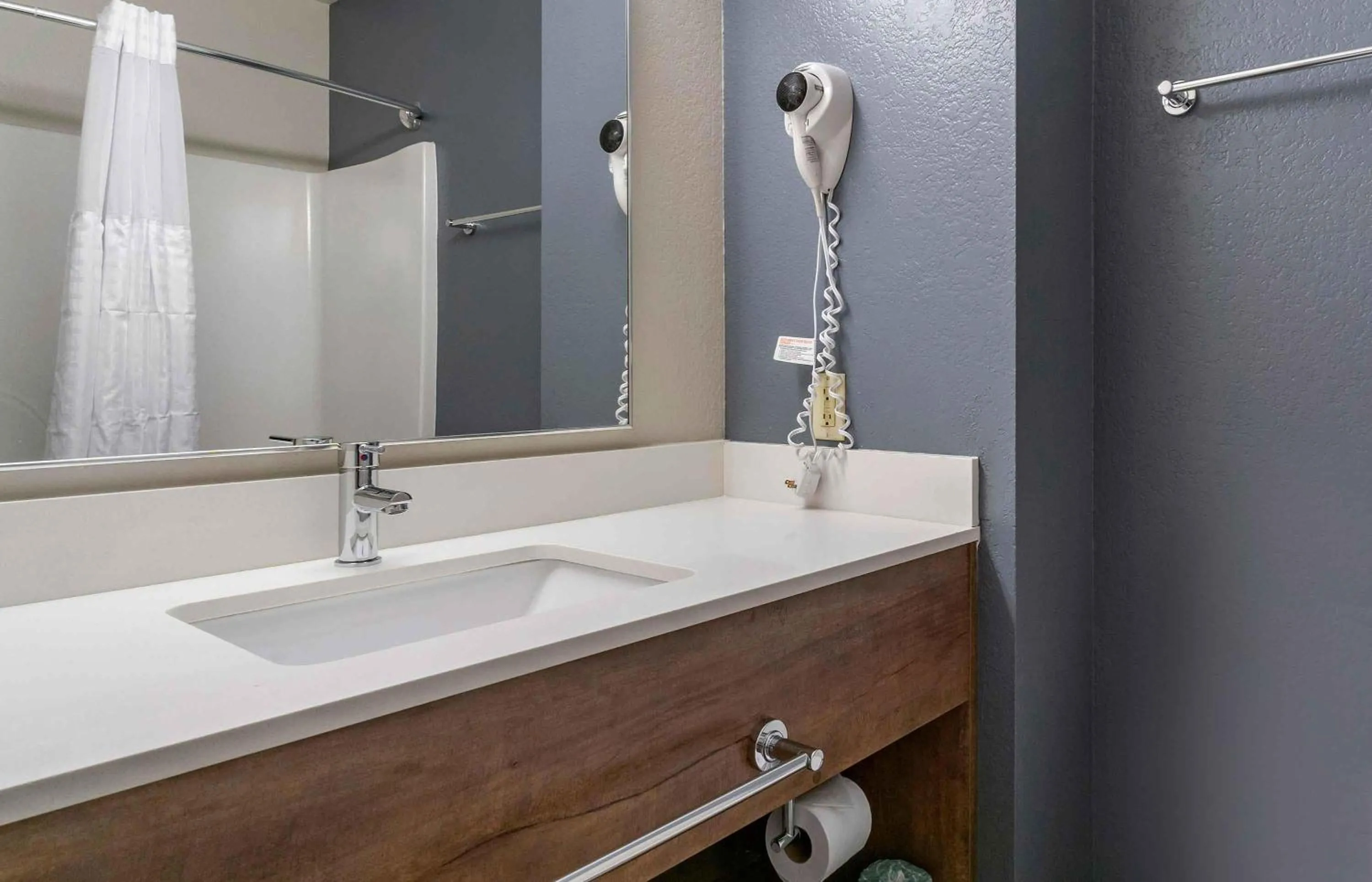 Bathroom in Extended Stay America Suites - Fort Lauderdale - Plantation
