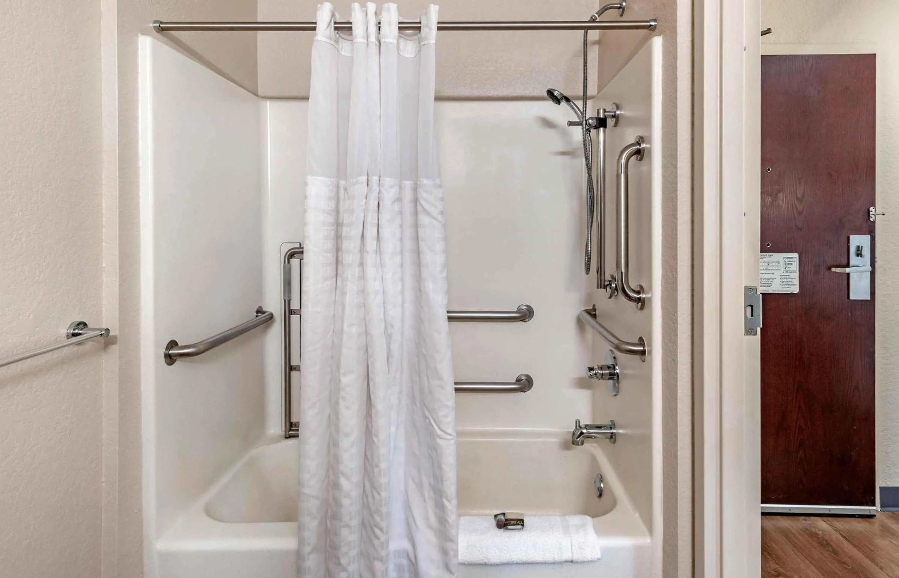 Bathroom in Extended Stay America Suites - Fort Lauderdale - Plantation