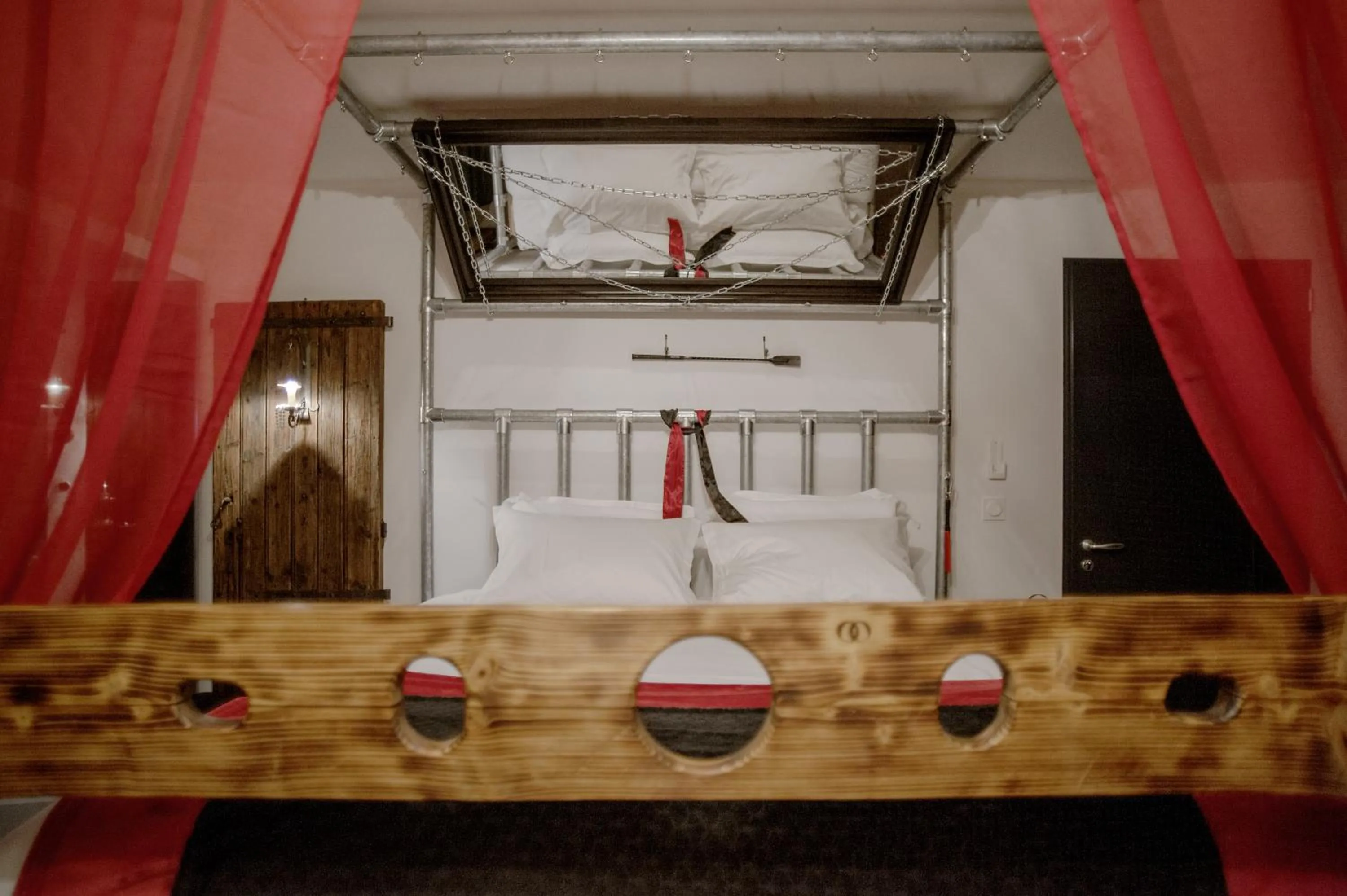 Shower, Bed in Plgfe - Maison d'hôtes EPICUROOMS - Suites romantiques 5 étoiles