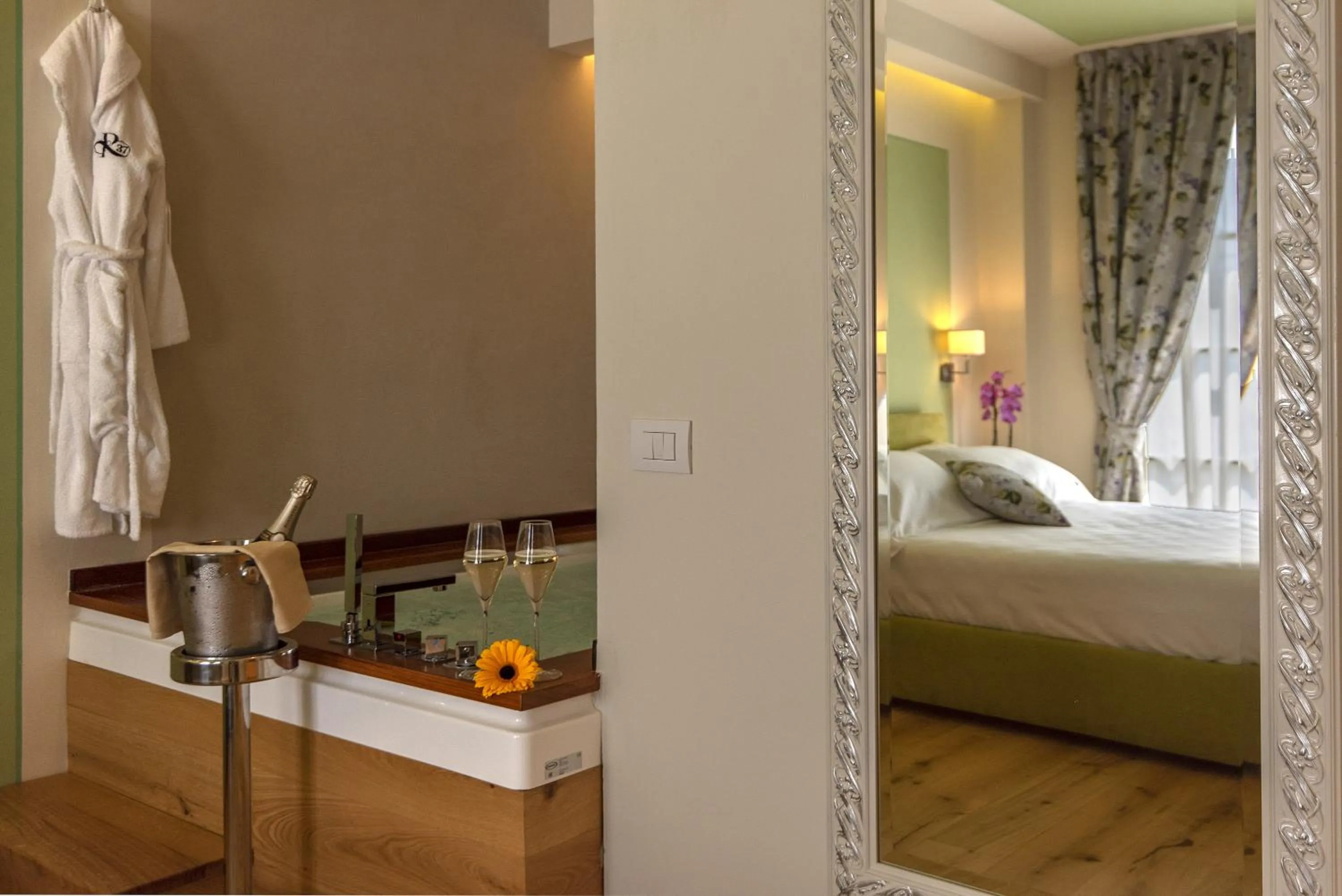 Bedroom, Bed in Resort 37