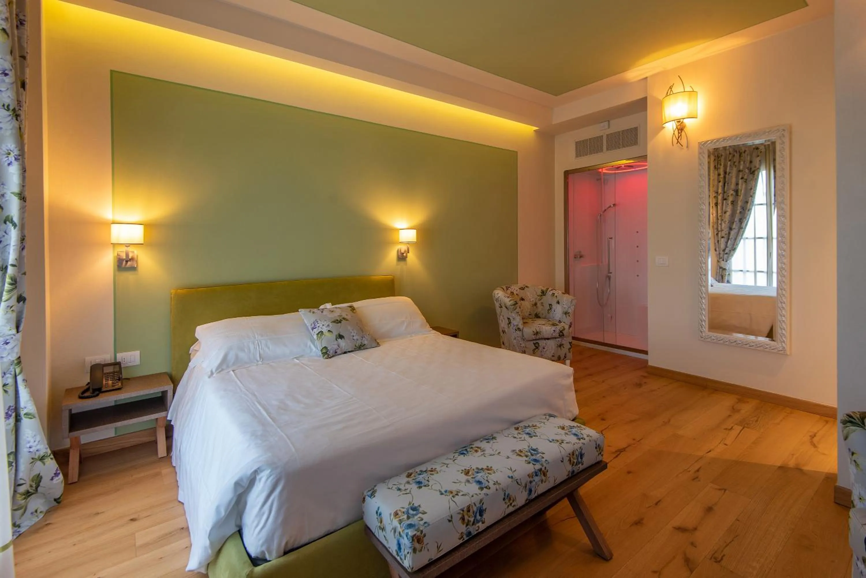 Photo of the whole room, Bed in Resort 37