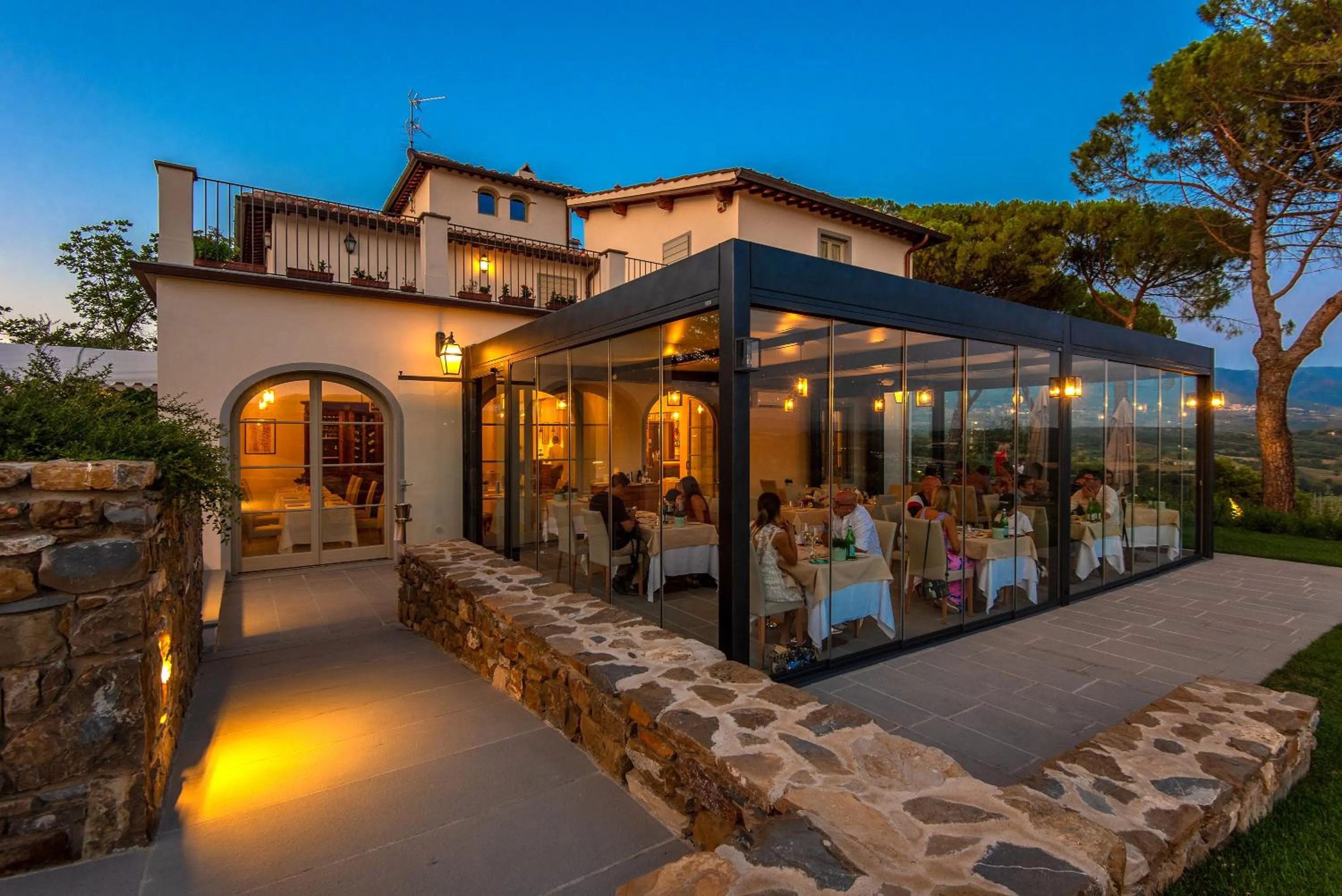 Restaurant/places to eat in Resort 37