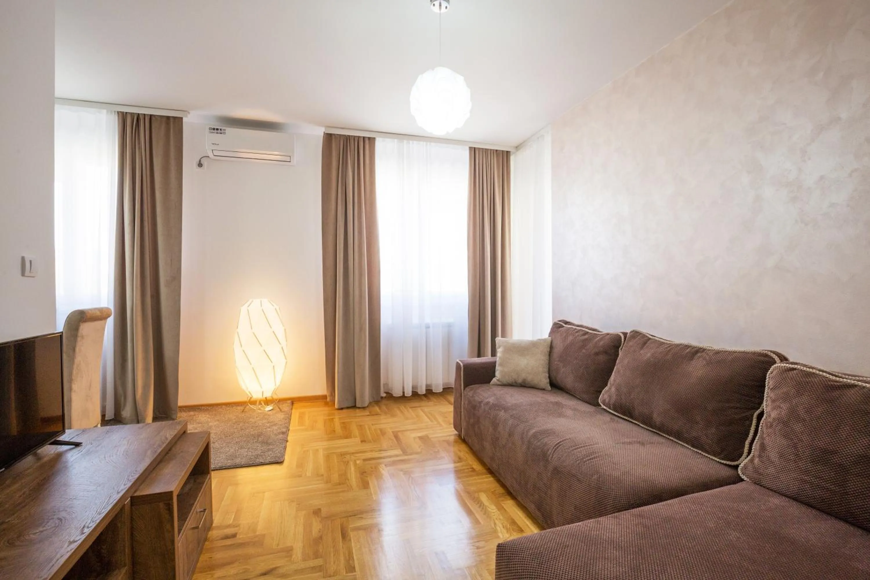 Living room in Thomas Residence