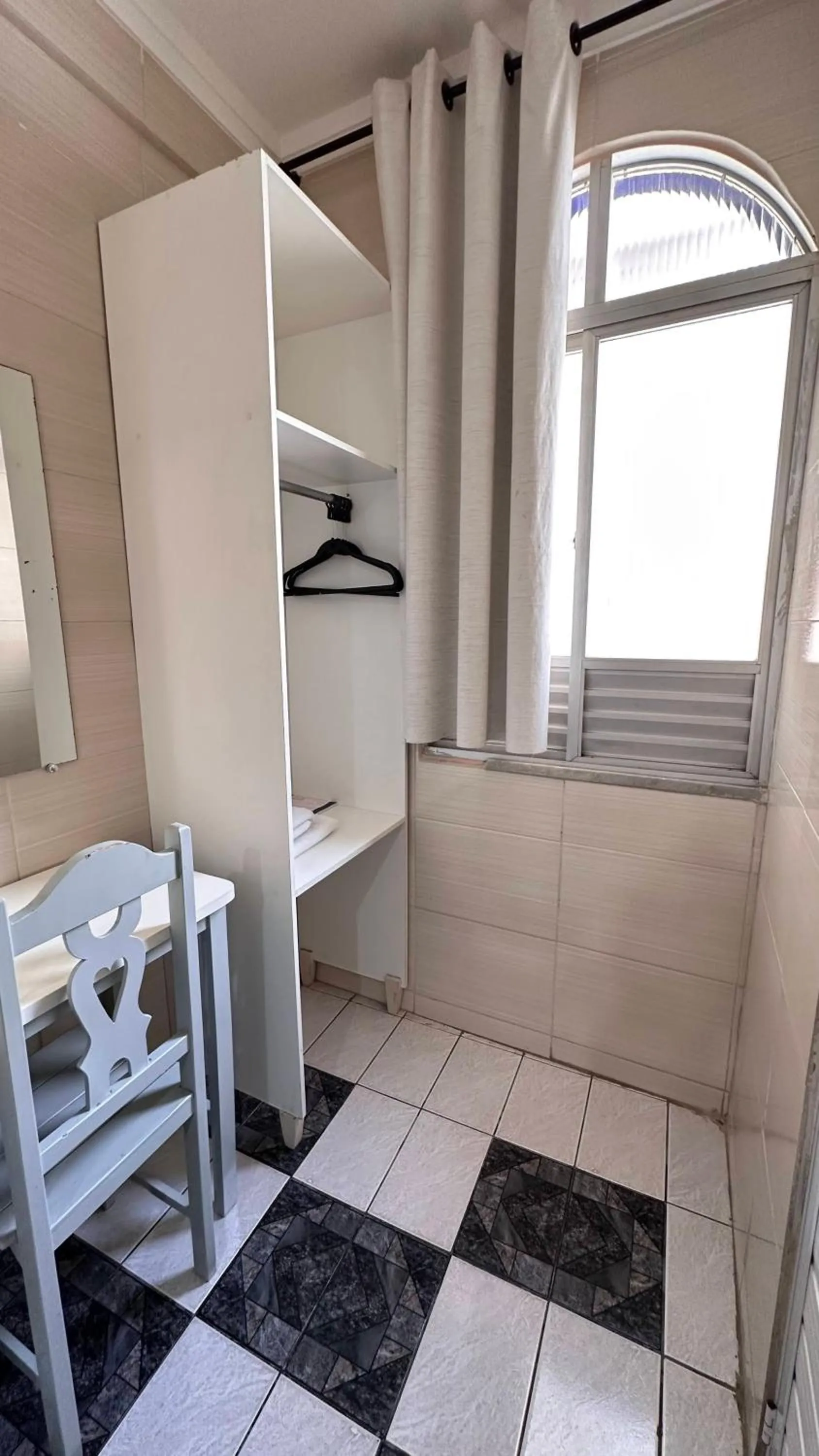 wardrobe in Pousada São Luiz