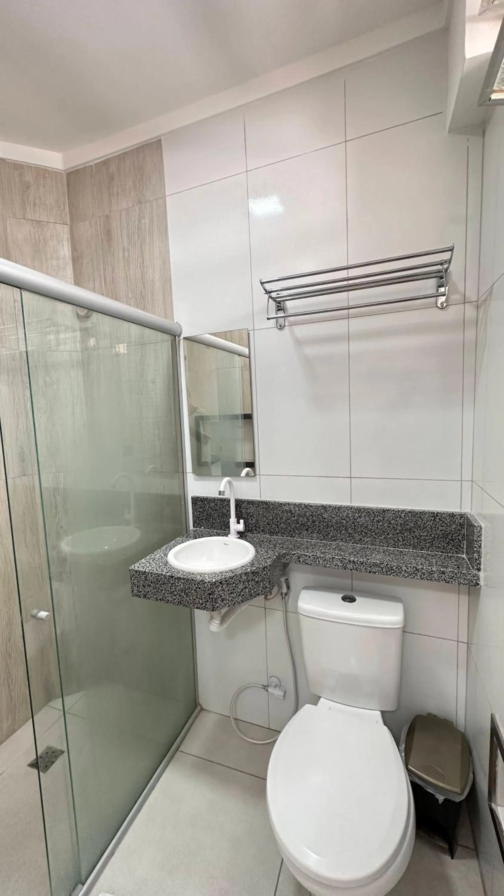 Shower in Pousada São Luiz