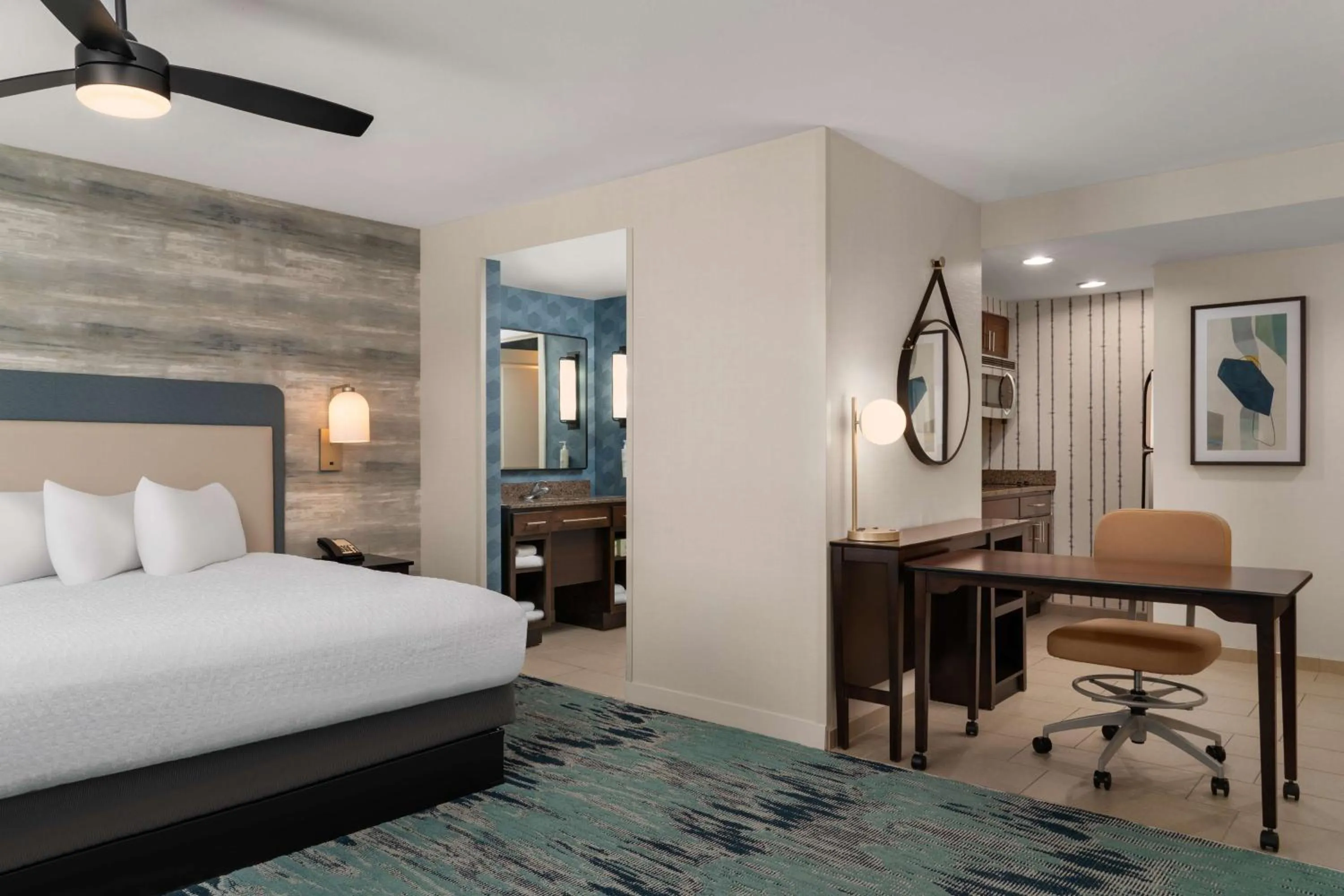 Bedroom, Bed in Homewood Suites by Hilton Newport-Middletown