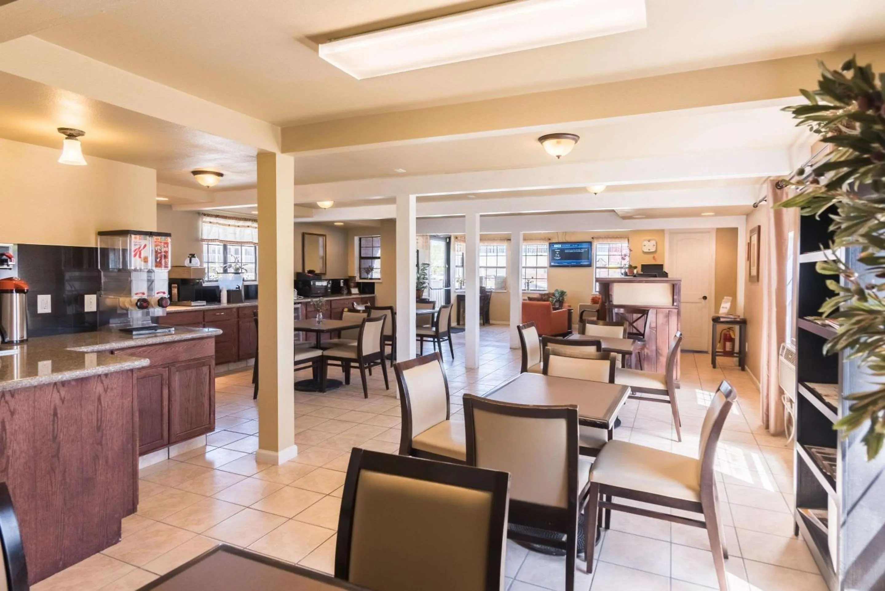 Restaurant/places to eat in 1st Interstate Inn Montrose