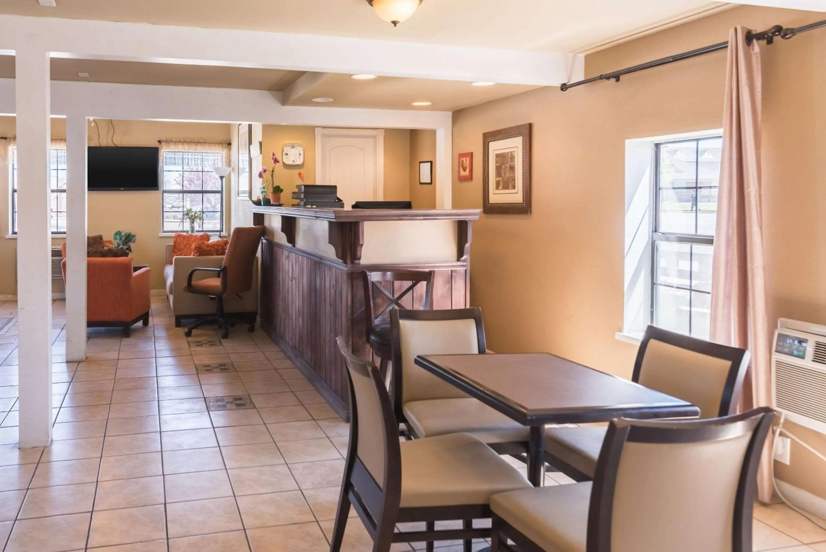 Lobby or reception in 1st Interstate Inn Montrose