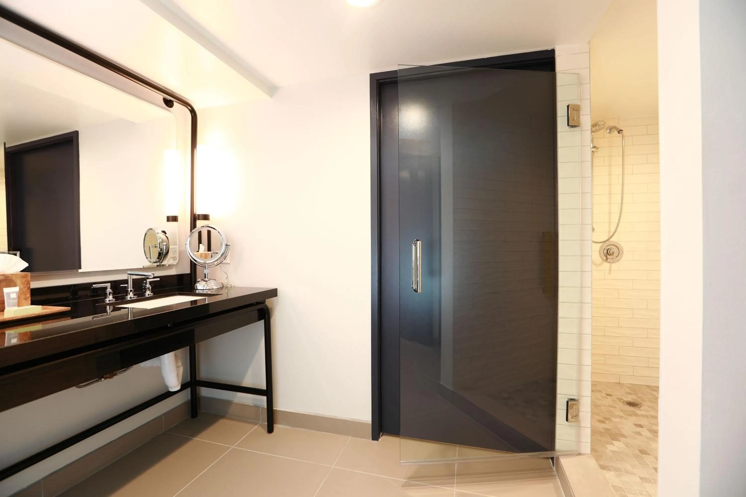 Bathroom in The Beeman Hotel