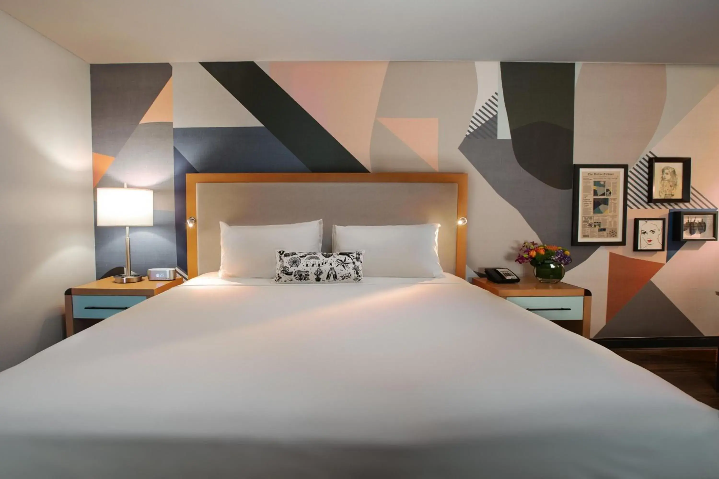 King Room with Roll-in Shower - Mobility and Hearing Accessible in The Beeman Hotel King Room with Roll-in Shower - Mobility and Hearing Accessible in The Beeman Hotel