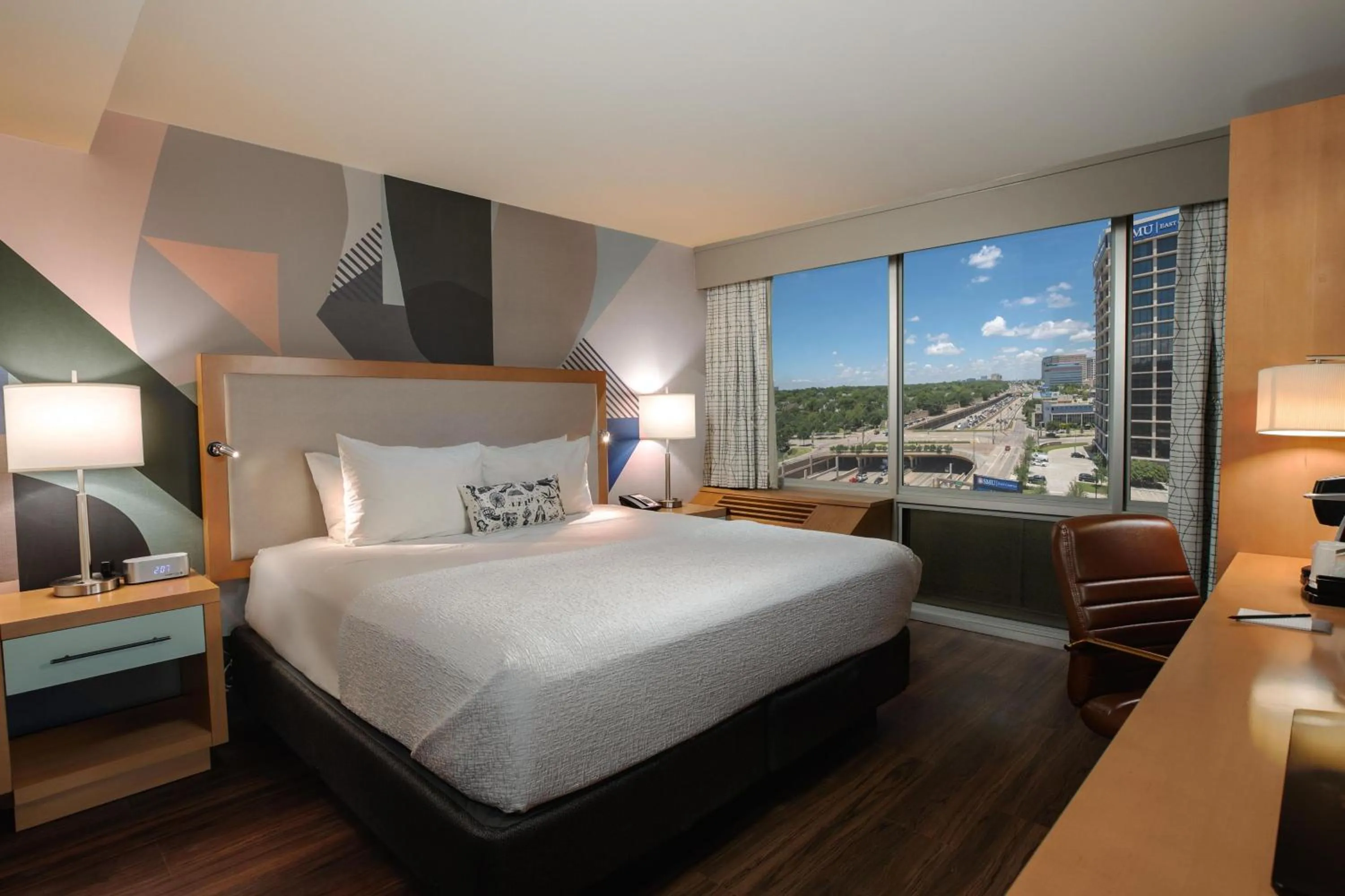 Photo of the whole room, Bed in The Beeman Hotel