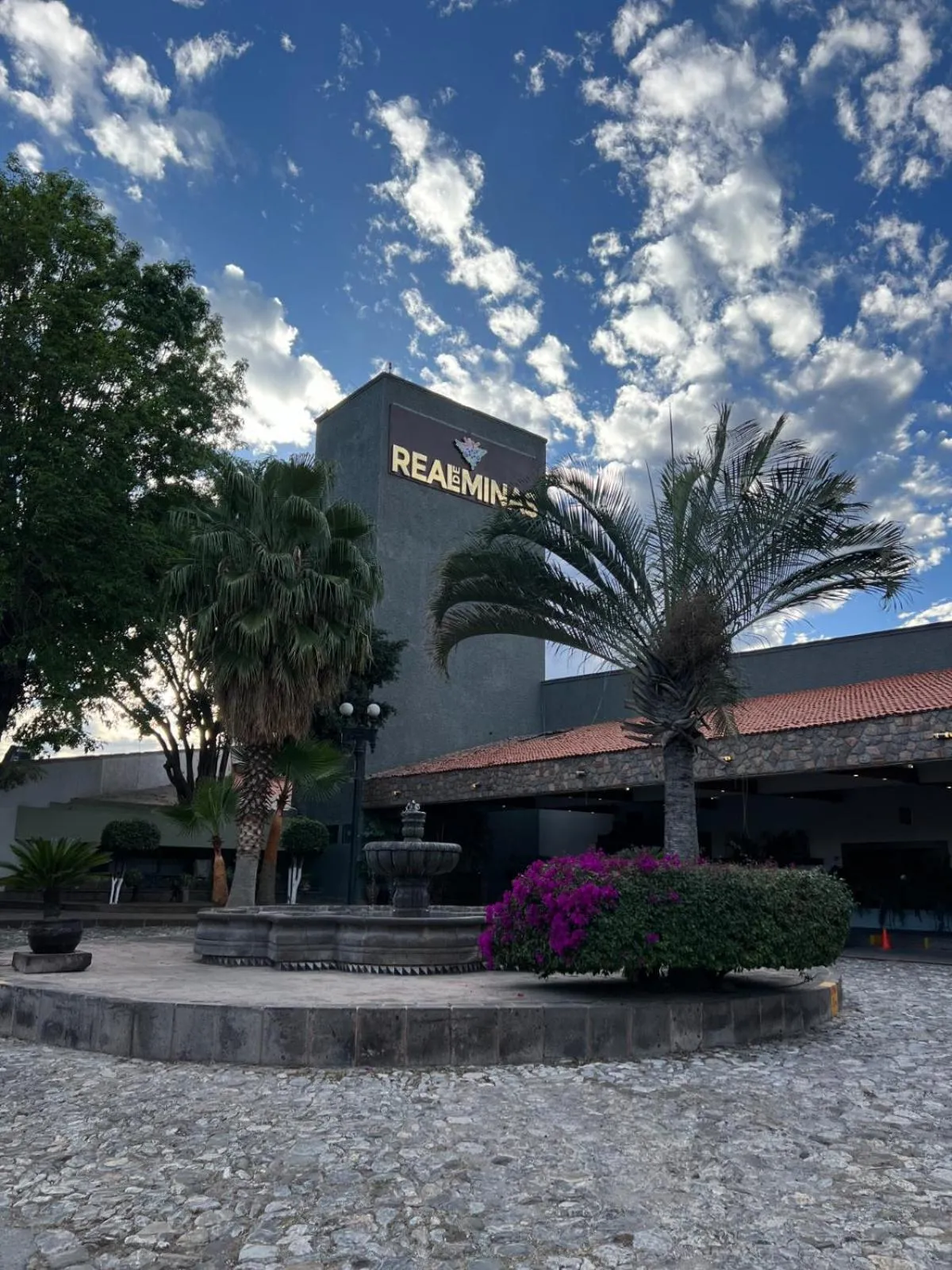 Facade/entrance in Hotel Real de Minas Tradicional