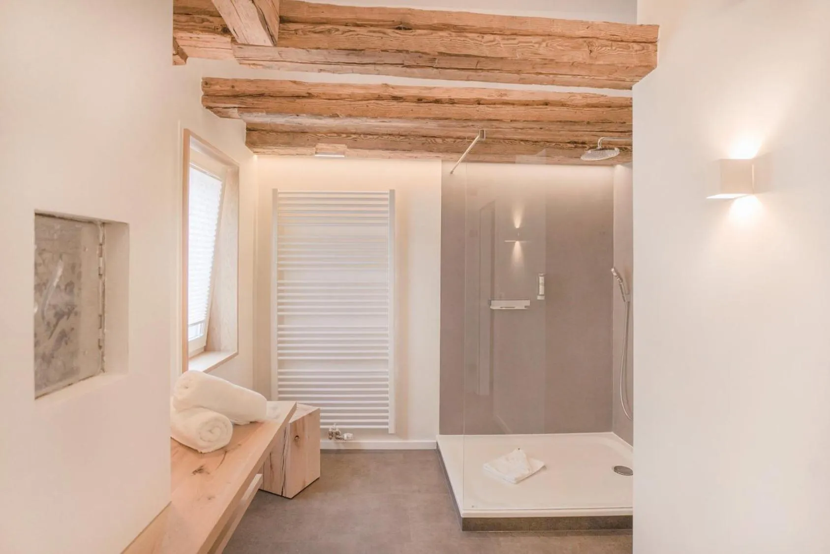 Shower, Bed in Hotel Restaurant Der Engel, Sasbachwalden